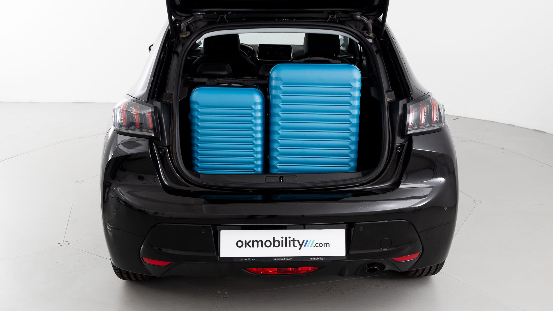 peugeot 208 allure 1.2 PURETECH 100 2023 negro perla nera (metalizado) 31