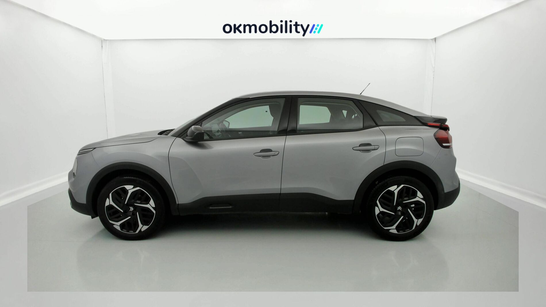 citroen c4 feel pack 1.2 PURETECH 130 2023 gris acero 8