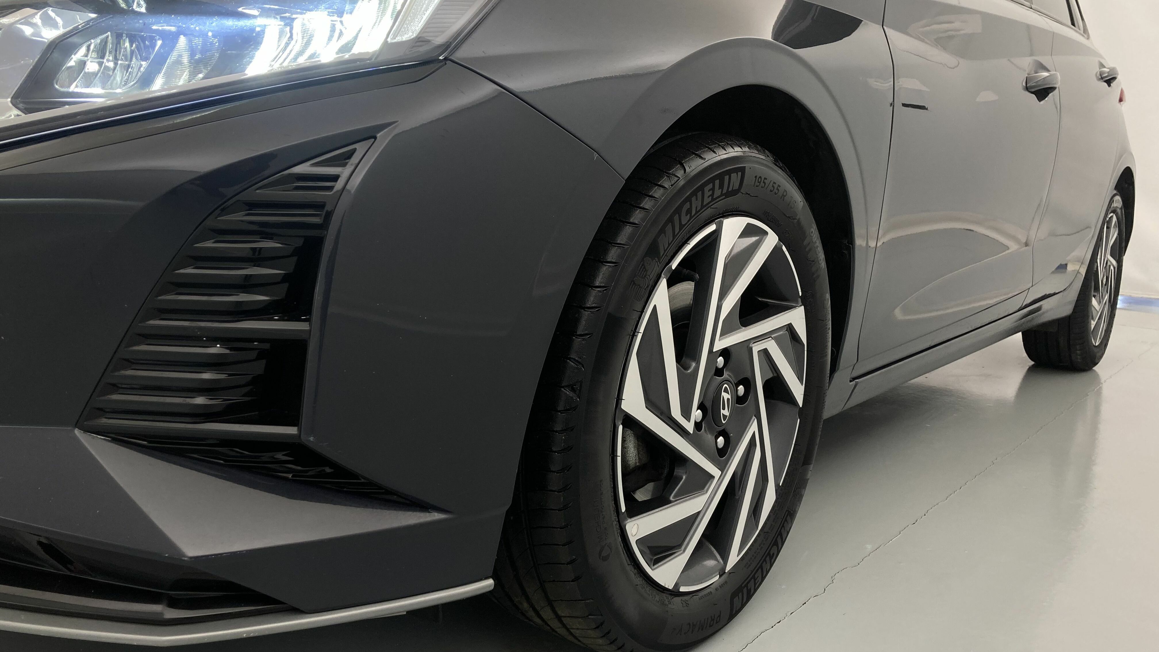 hyundai i20 klass 1.0 TGDI 100 2024 aurora gray 25