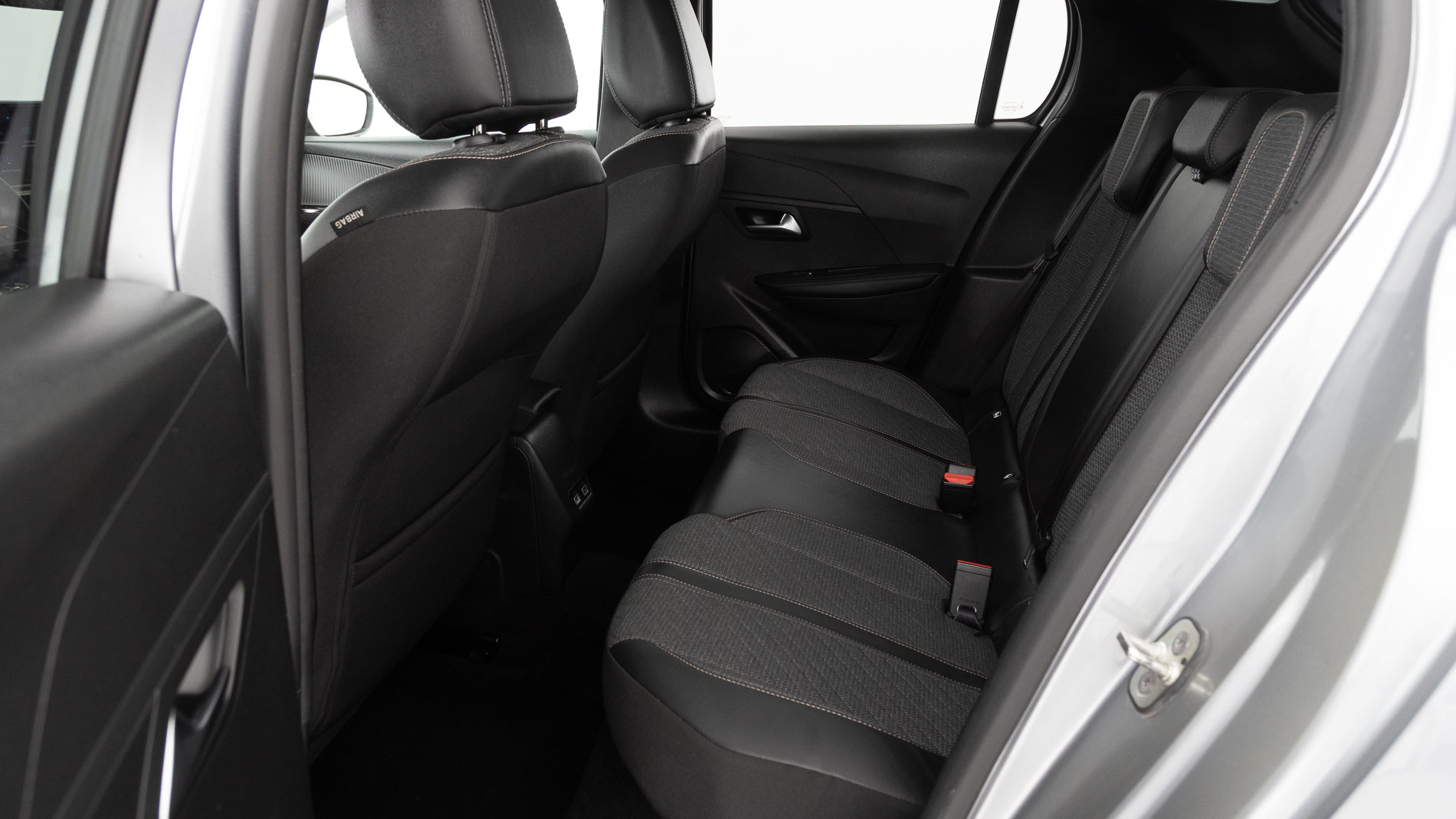 peugeot 208 allure 1.2 PURETECH 100 2024 gris artense 19