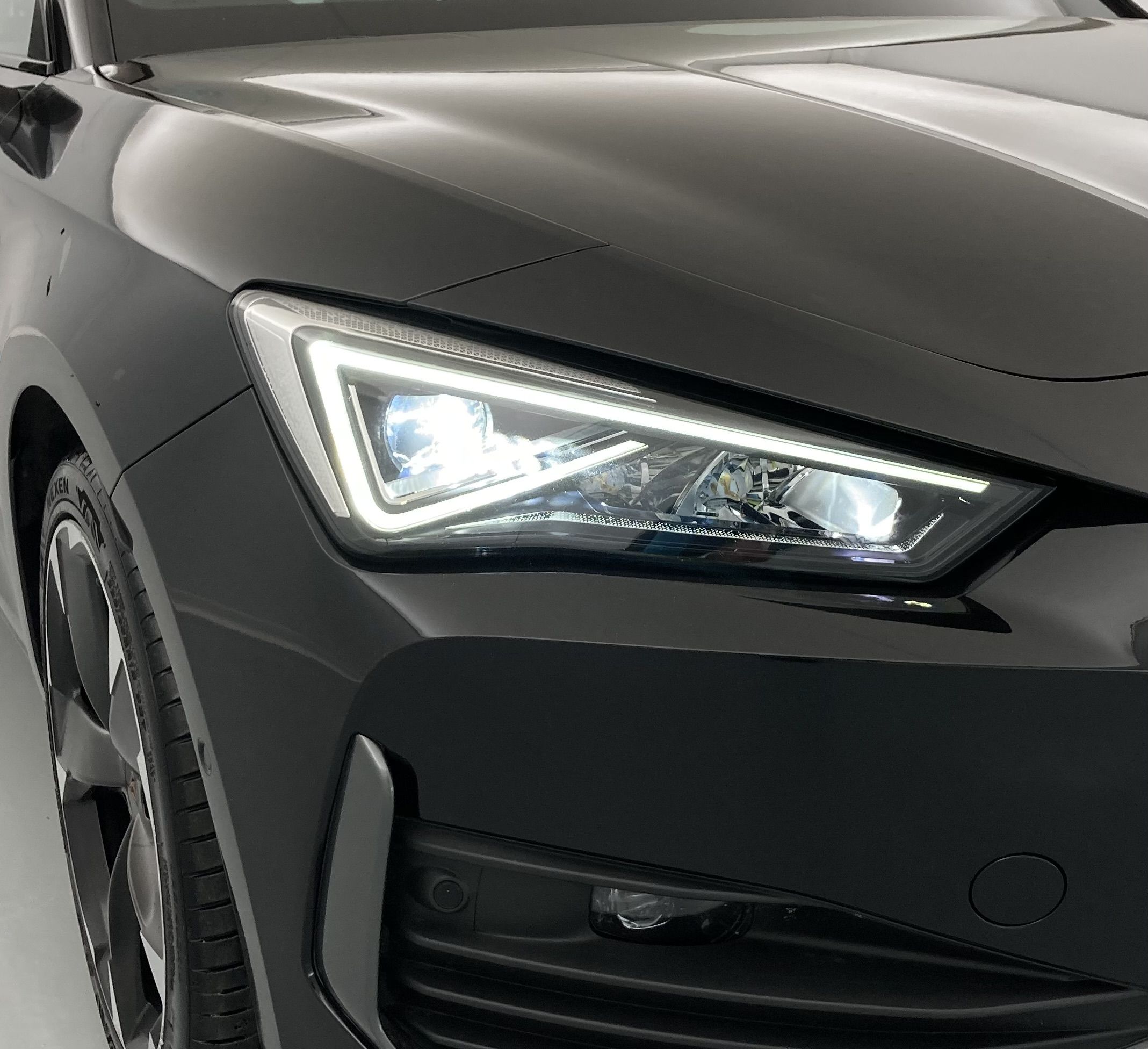 cupra leon st nv 1.5 ETSI 150 DSG 2024 negro midnight 16