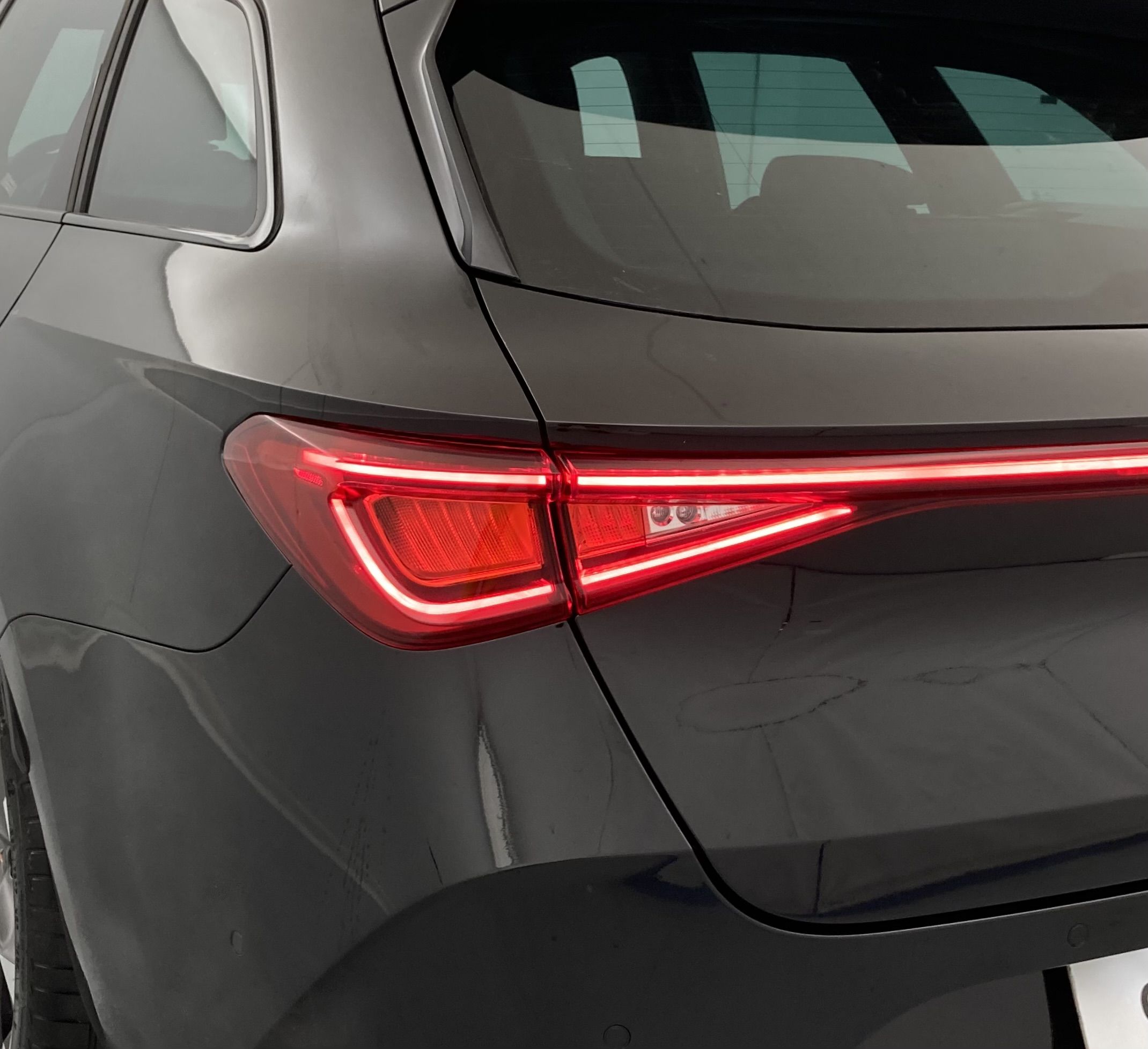 cupra leon st nv 1.5 ETSI 150 DSG 2024 negro midnight 17