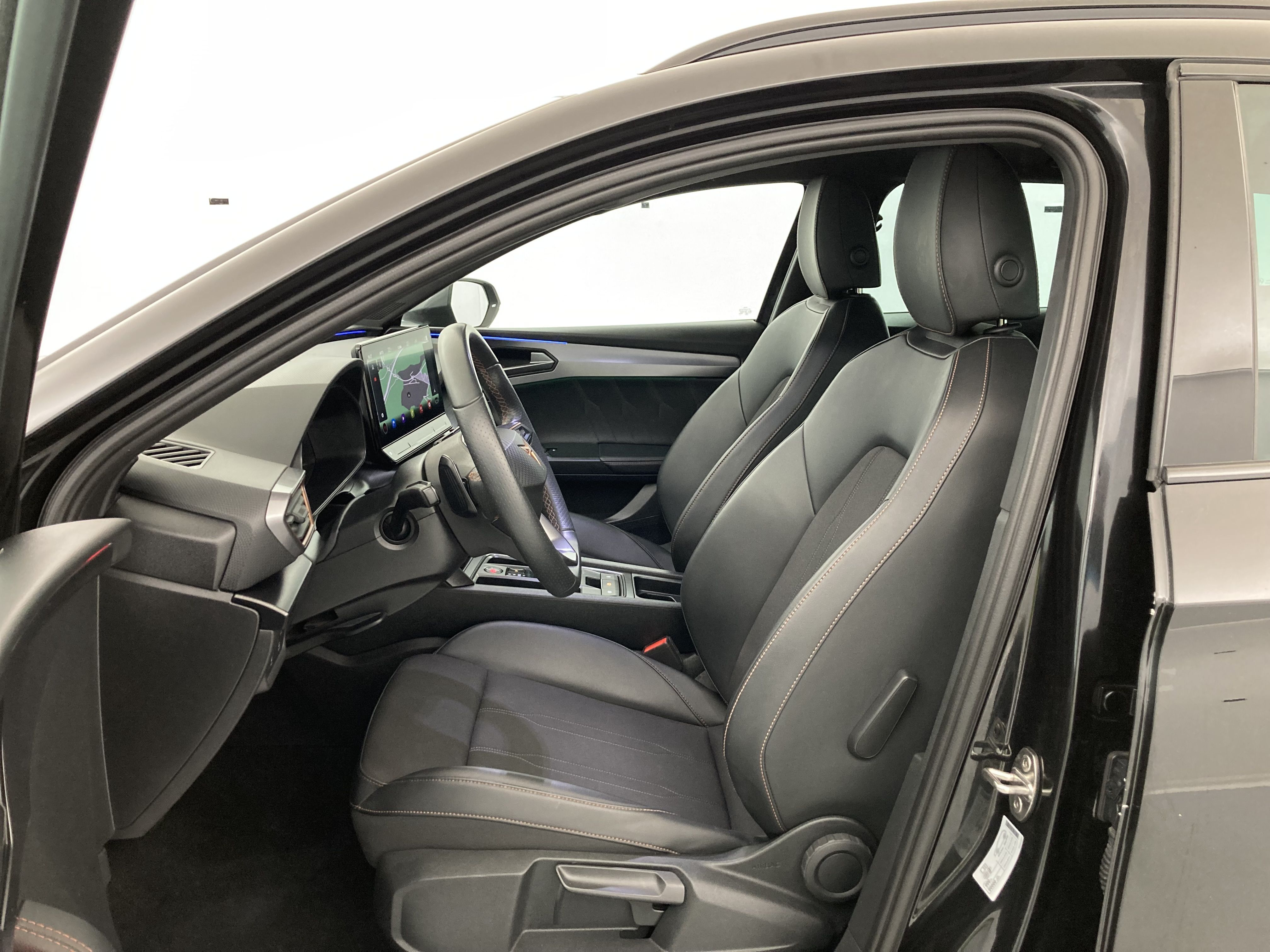 cupra leon st nv 1.5 ETSI 150 DSG 2024 negro midnight 19