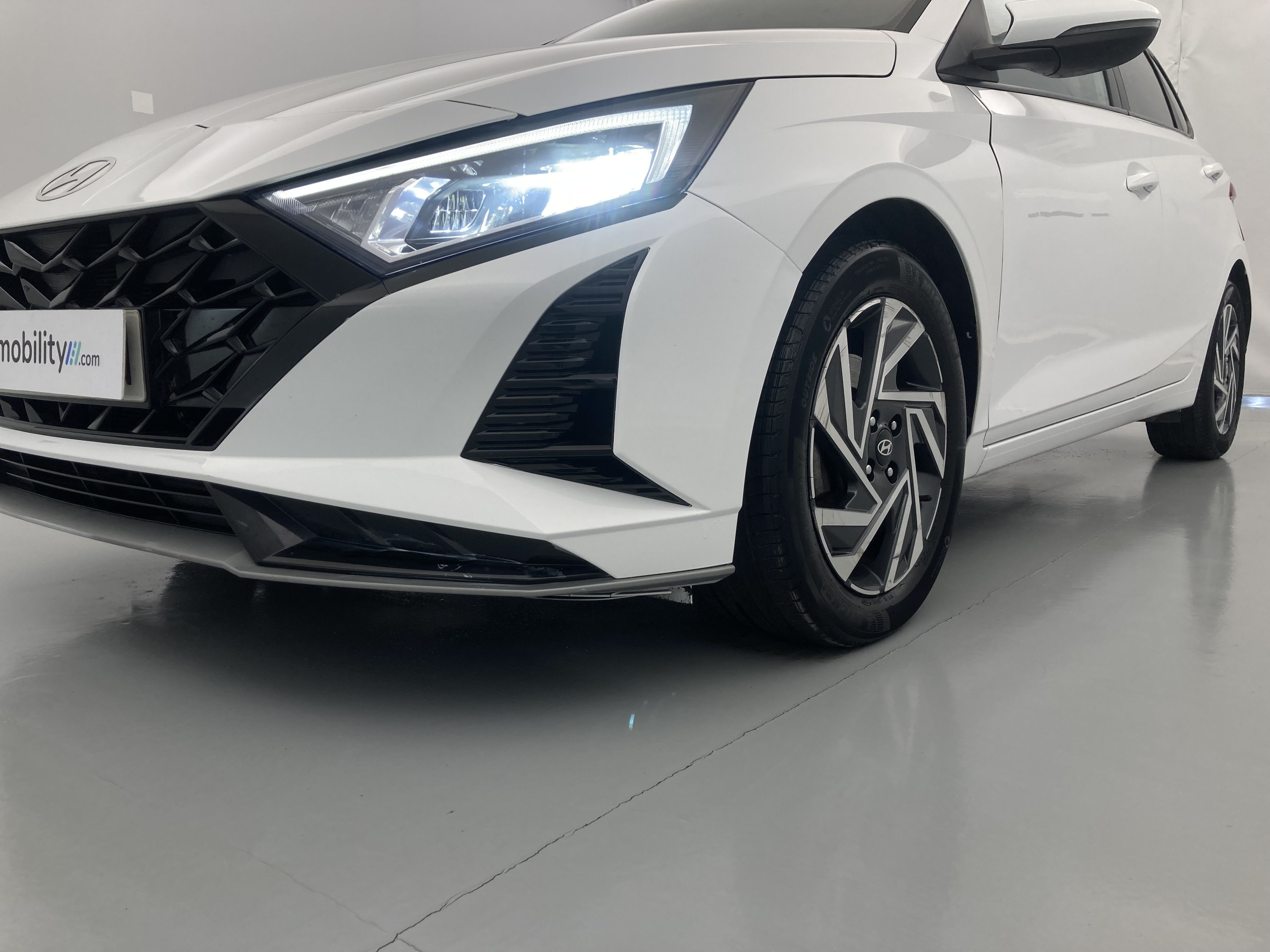 hyundai i20 klass 1.0 TGDI 100 2024 atlas white 28