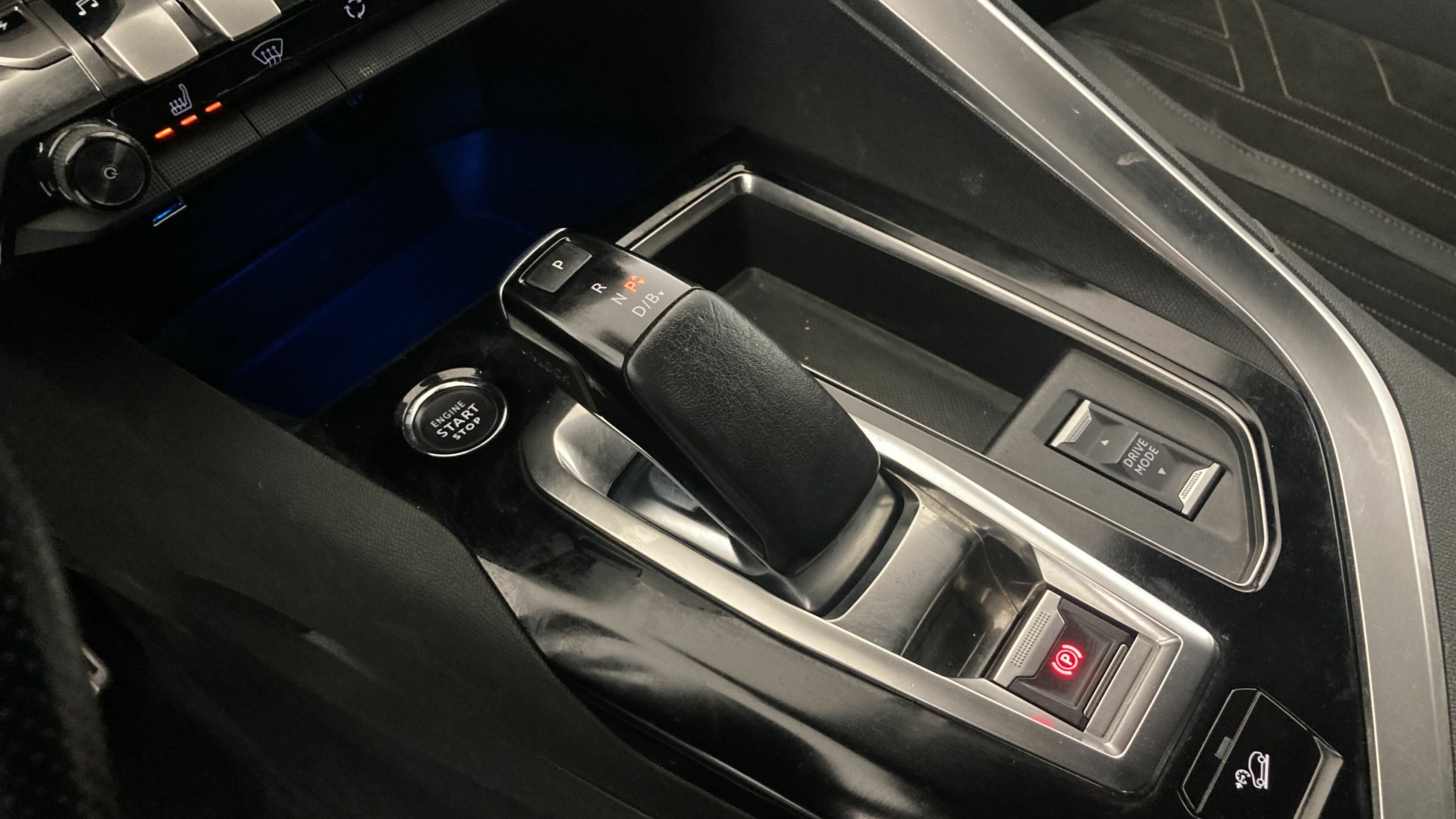 peugeot 3008 gt pack 1.6 HYBRID 300 EAT PHEV 2022 gris artense / negro 19