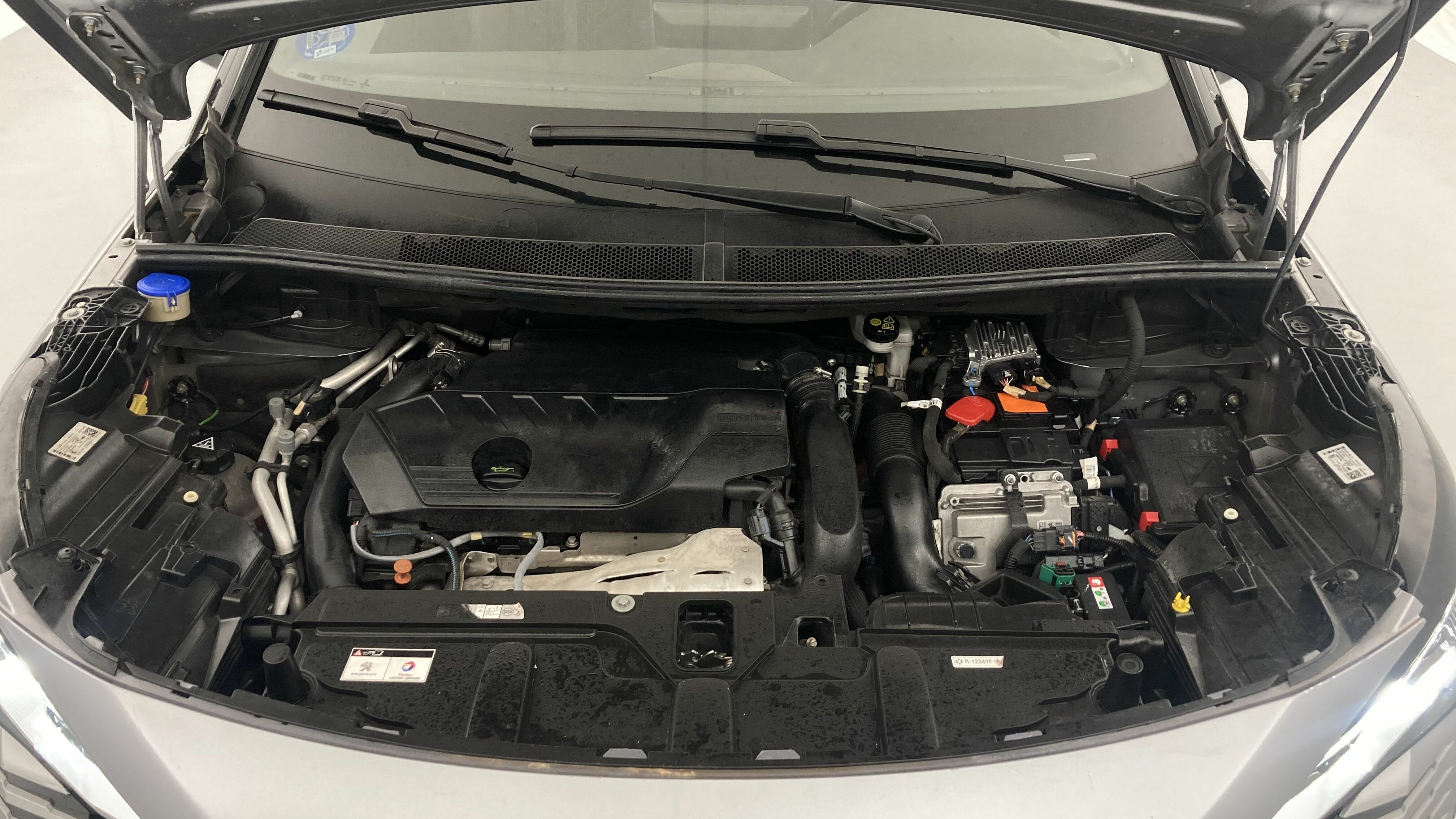 peugeot 3008 gt pack 1.6 HYBRID 300 EAT PHEV 2022 gris artense / negro 24