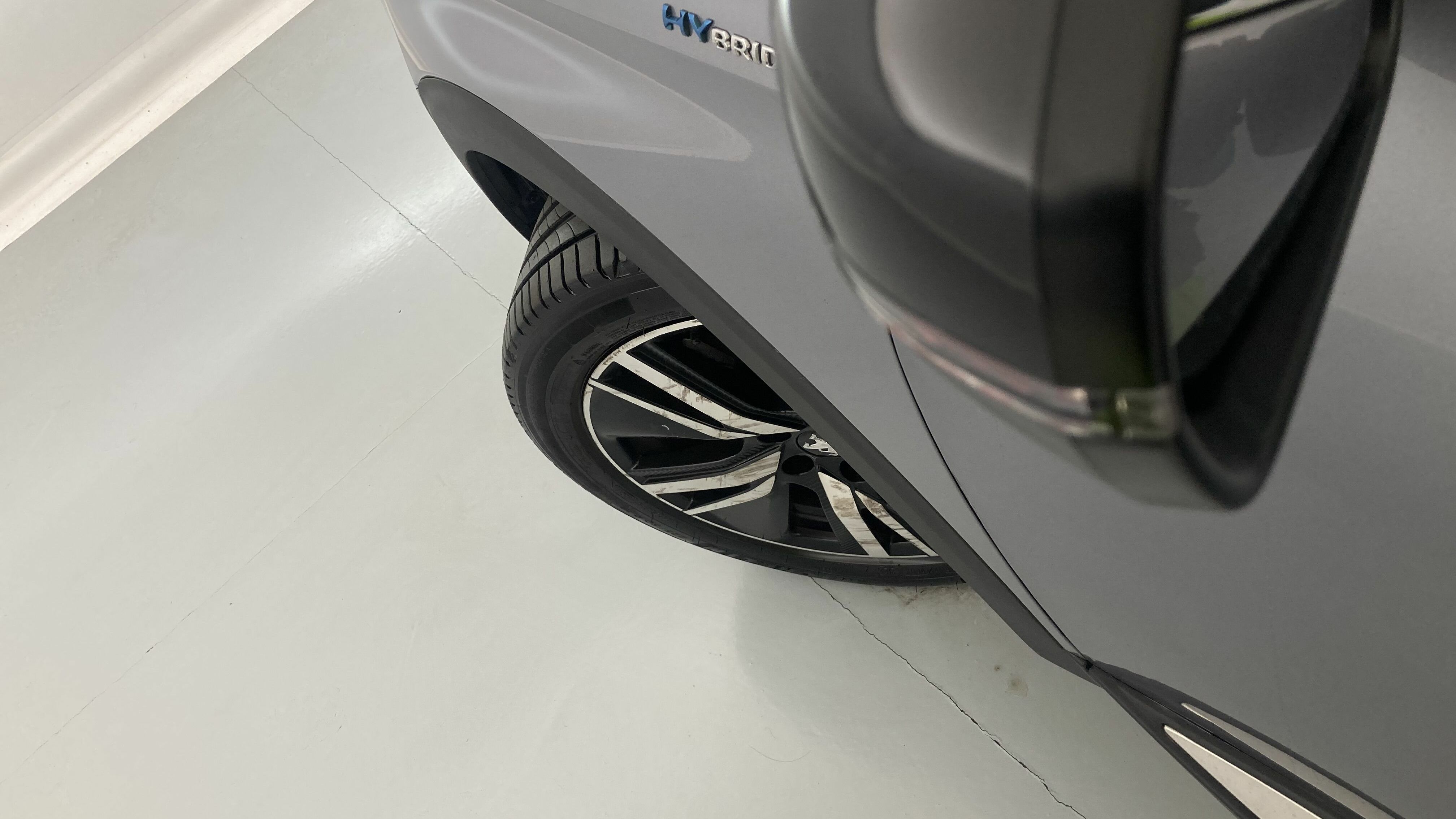 peugeot 3008 gt pack 1.6 HYBRID 300 EAT PHEV 2022 gris artense / negro 27