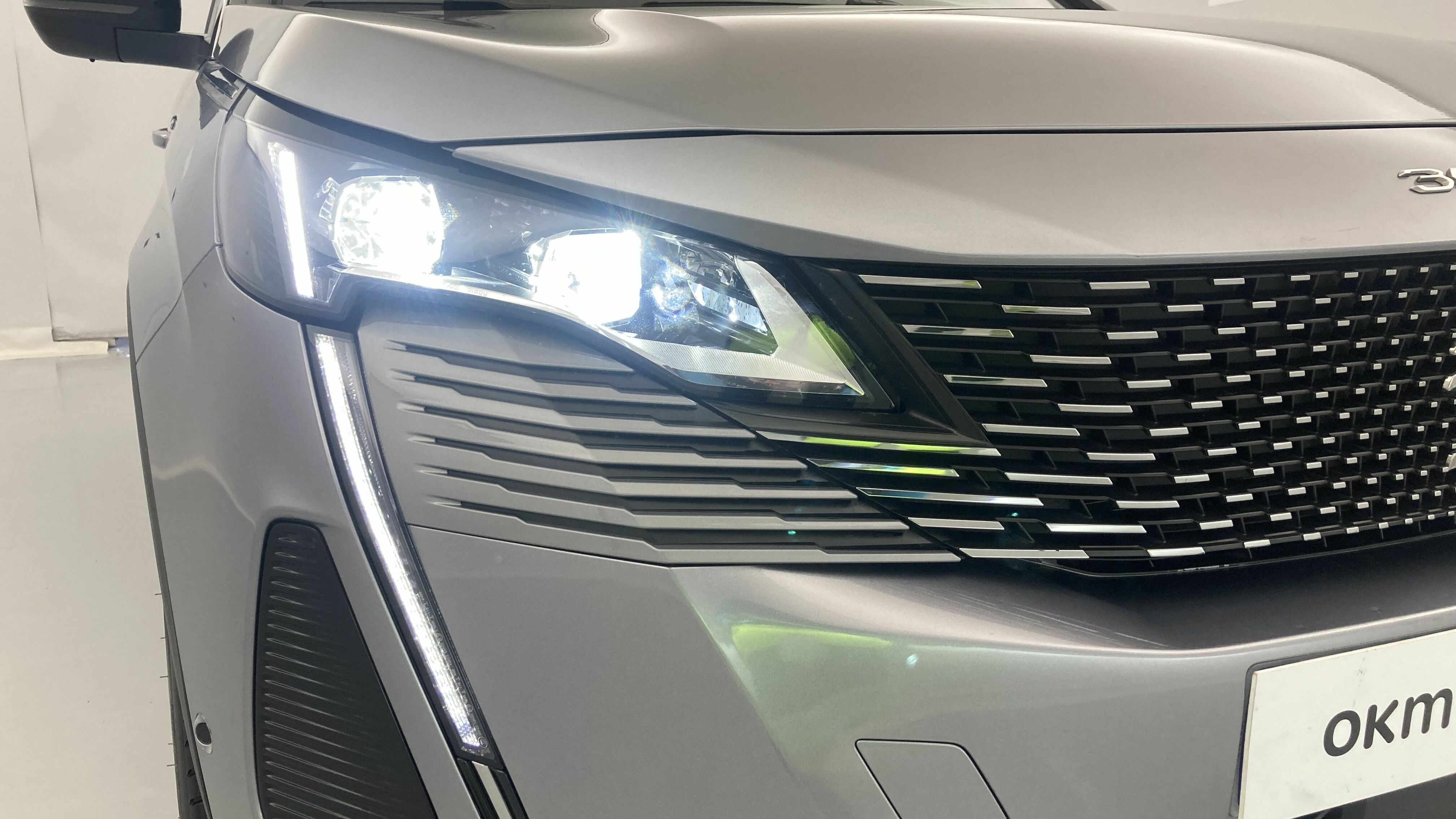 peugeot 3008 gt pack 1.6 HYBRID 300 EAT PHEV 2022 gris artense / negro 28