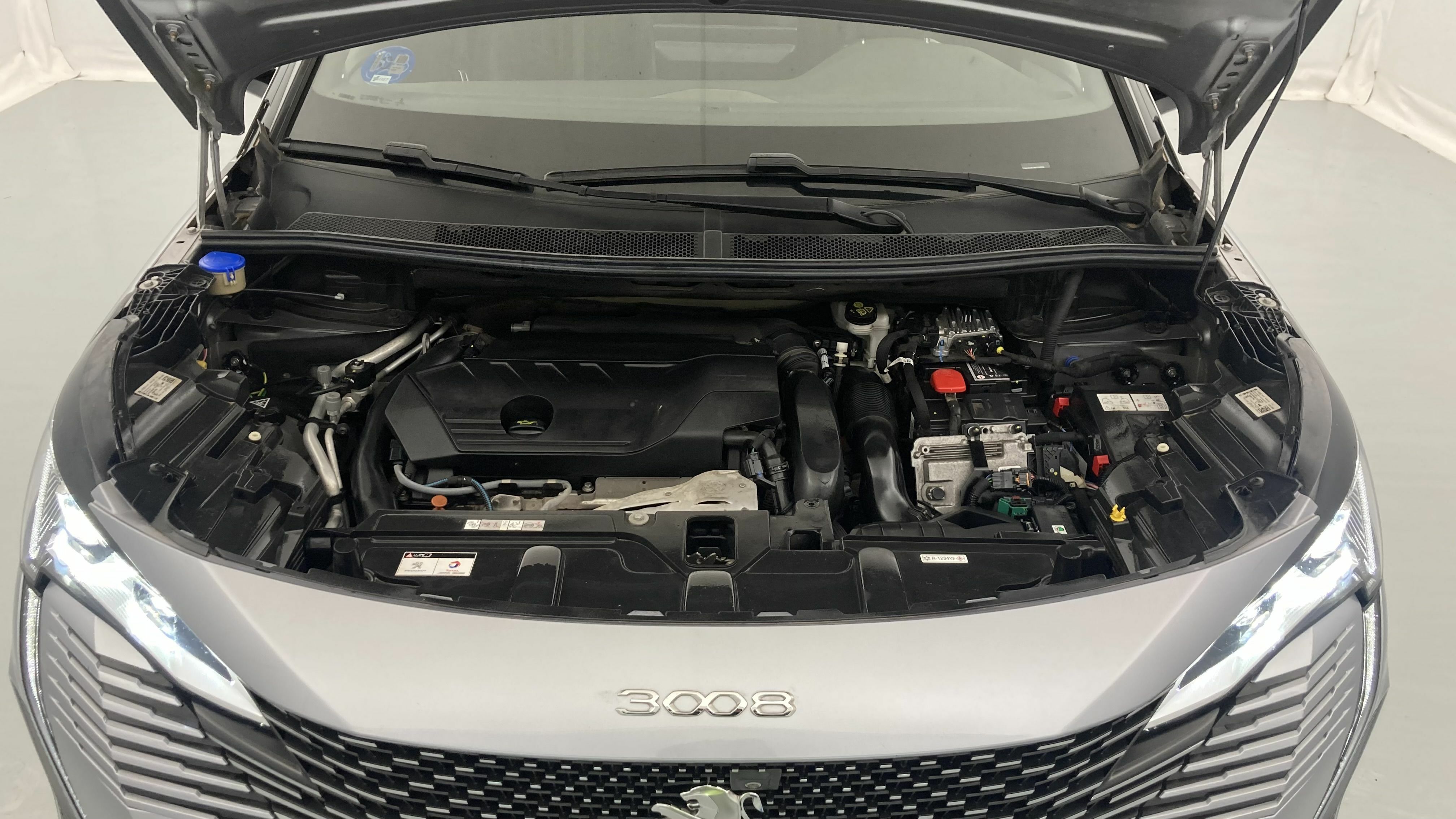 peugeot 3008 gt pack 1.6 HYBRID 300 EAT PHEV 2022 gris artense / negro 24