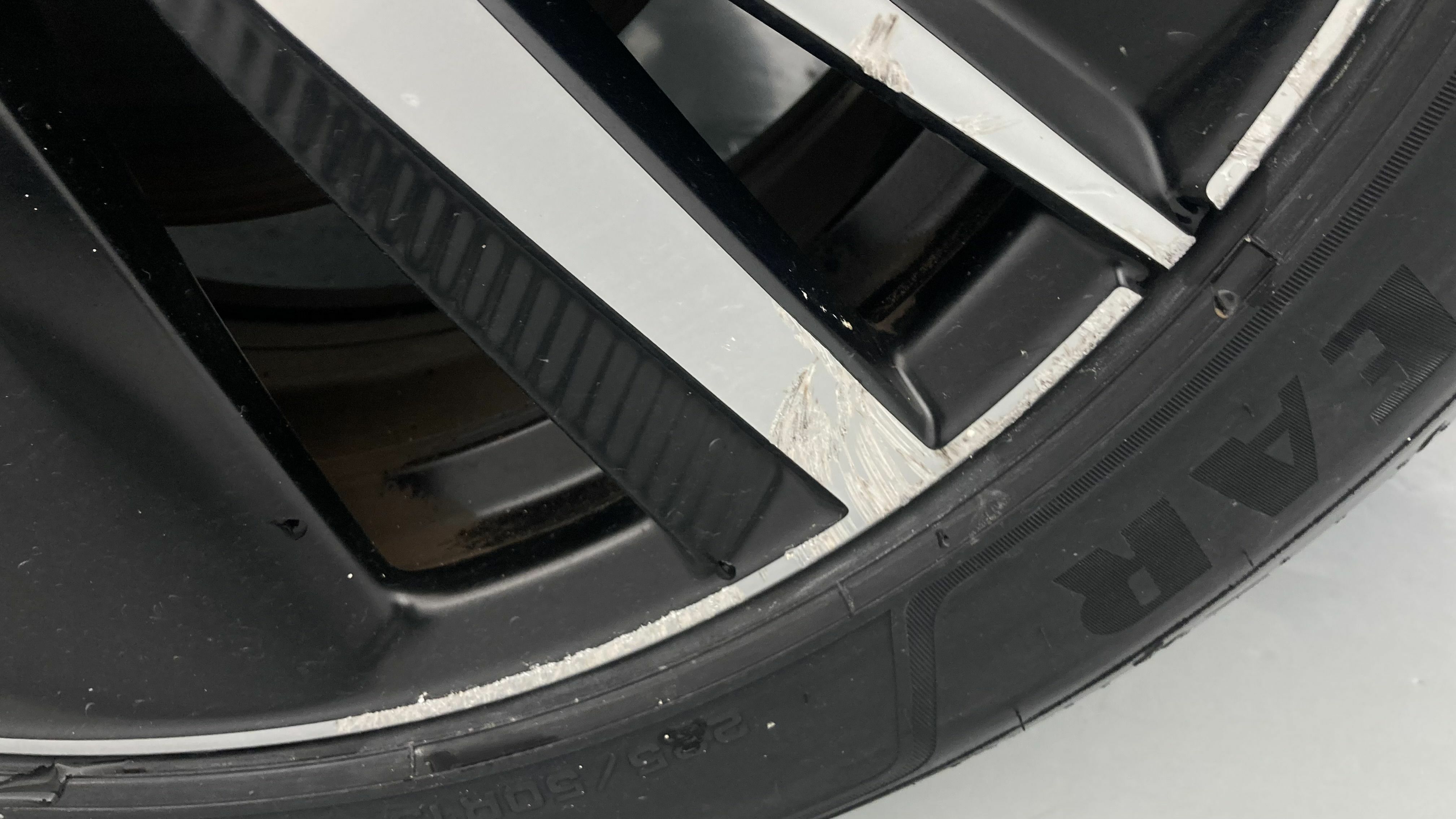 peugeot 3008 gt pack 1.6 HYBRID 300 EAT PHEV 2022 gris artense / negro 33