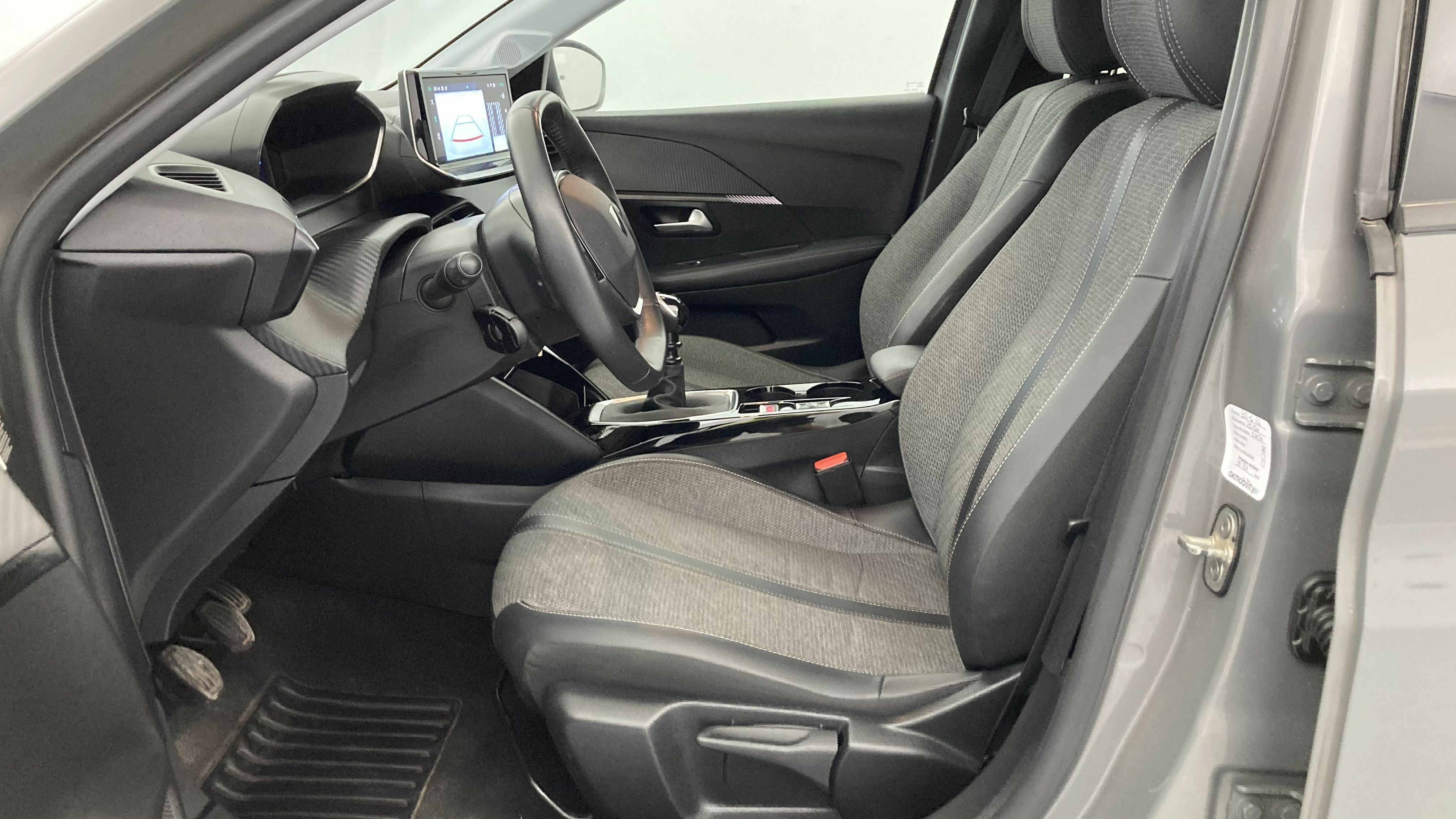 peugeot 208 allure 1.2 PURETECH 100 2024 gris selenium 14