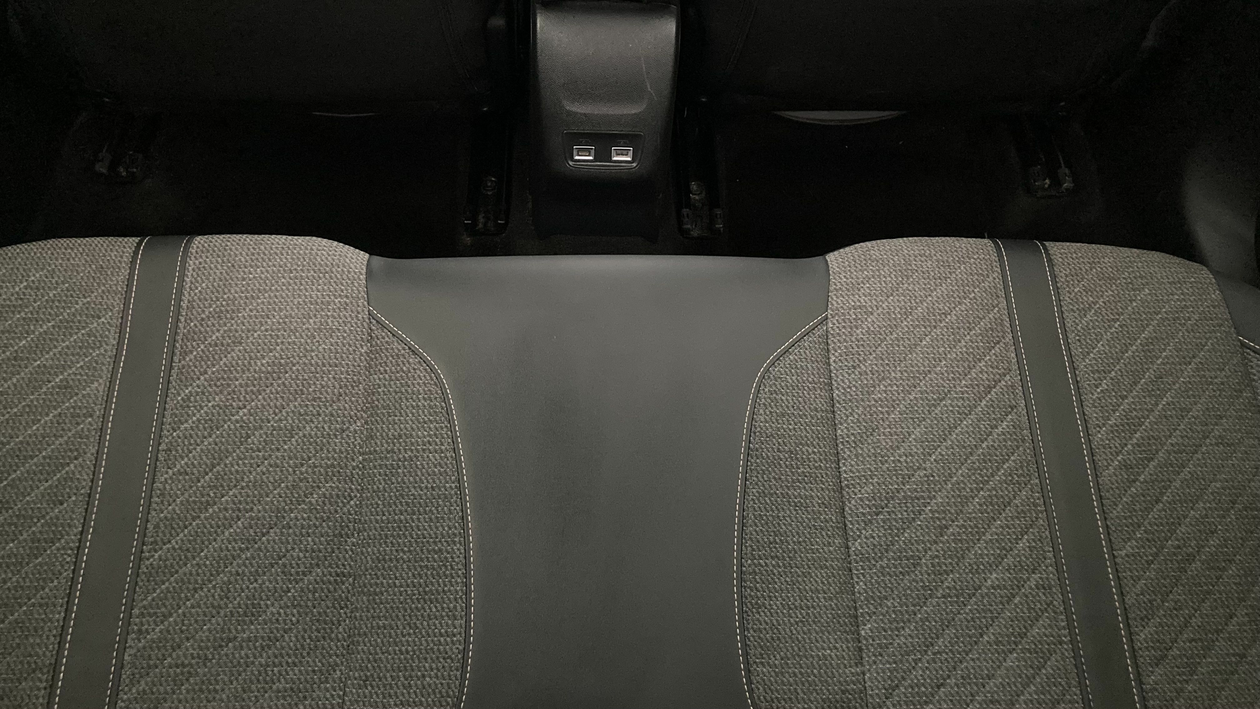 peugeot 208 allure 1.2 PURETECH 100 2024 gris selenium 22