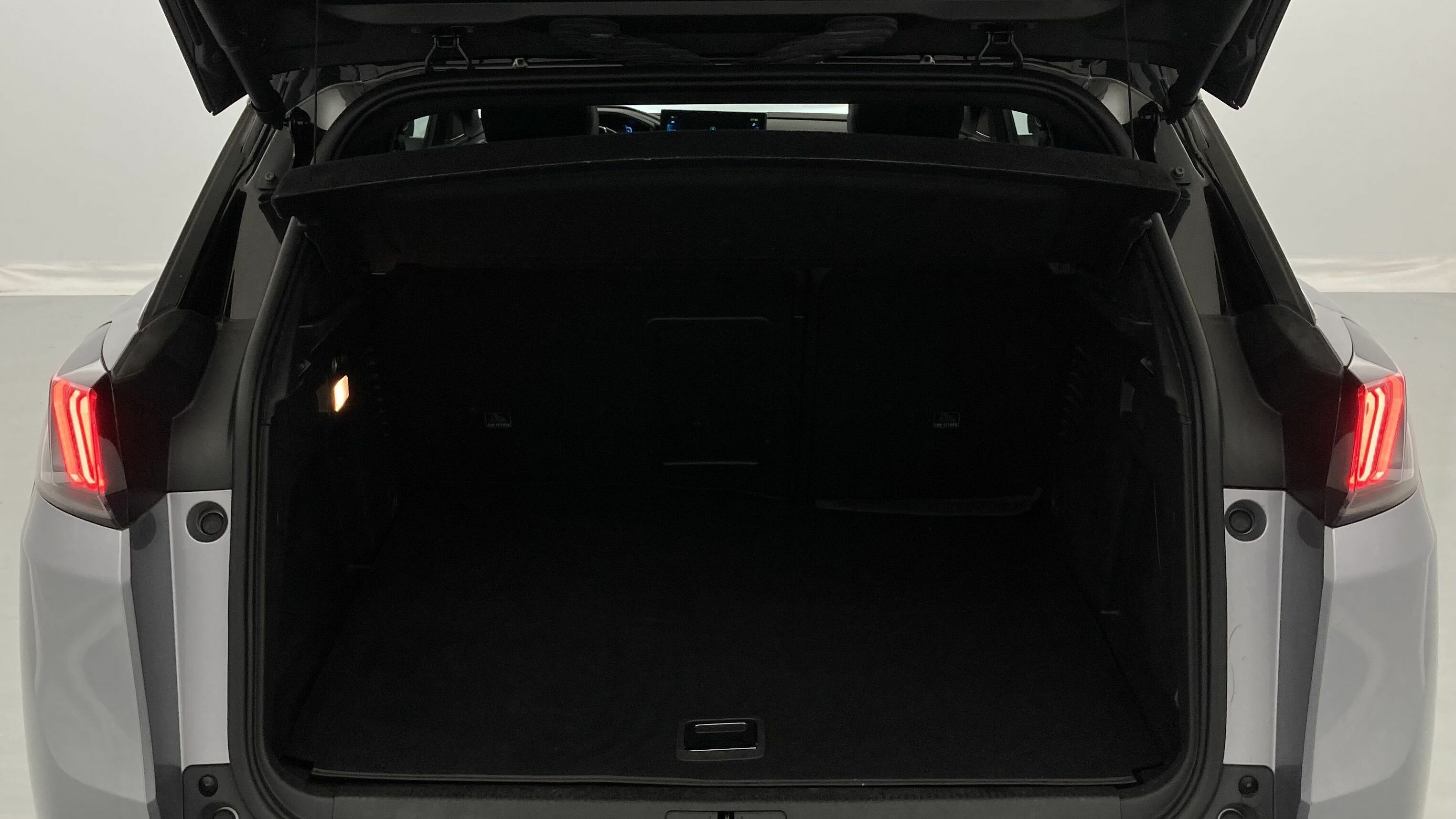 peugeot 3008 gt pack 1.6 HYBRID 300 EAT PHEV 2022 gris artense / negro 23