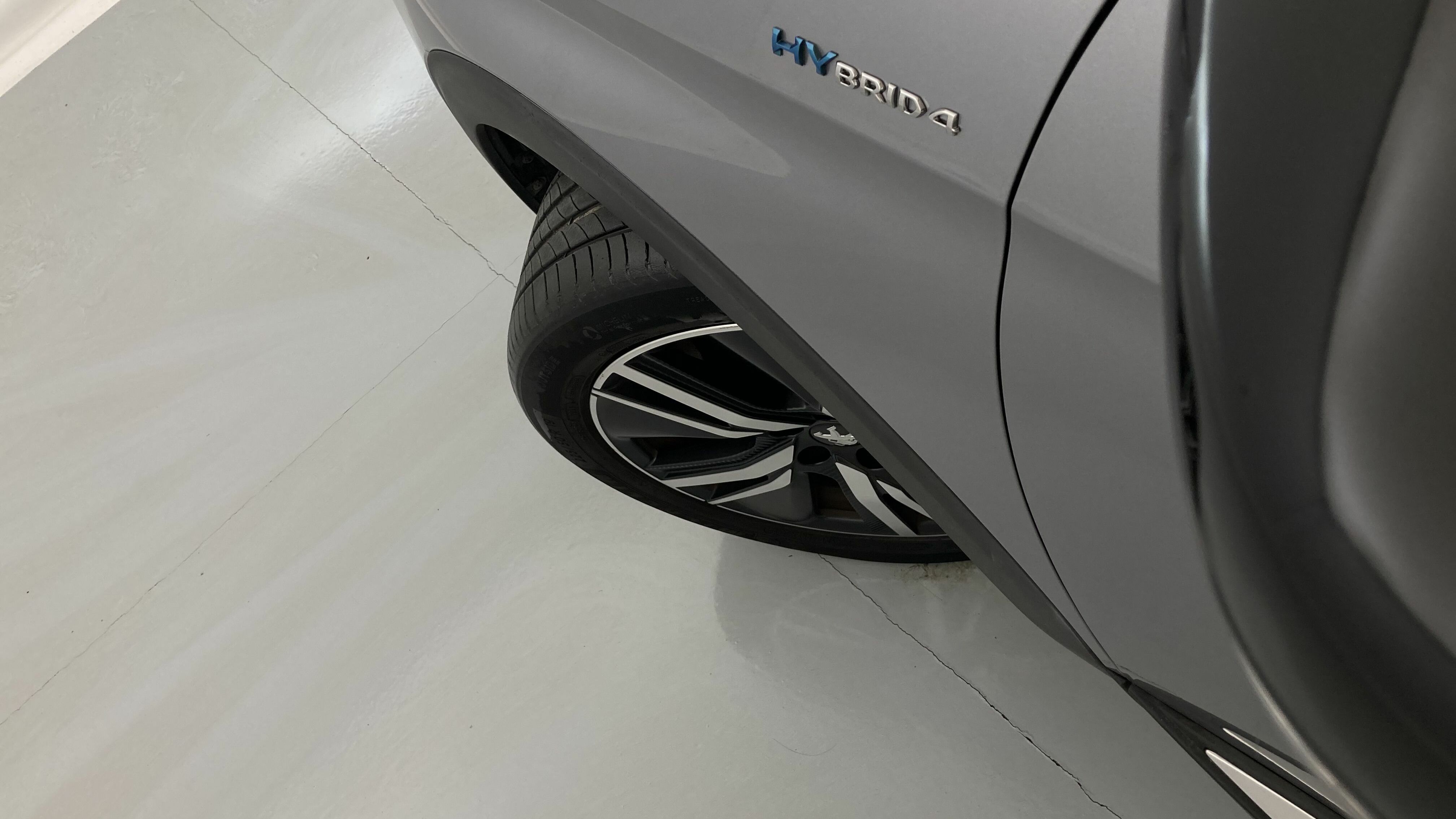 peugeot 3008 gt pack 1.6 HYBRID 300 EAT PHEV 2022 gris artense / negro 27