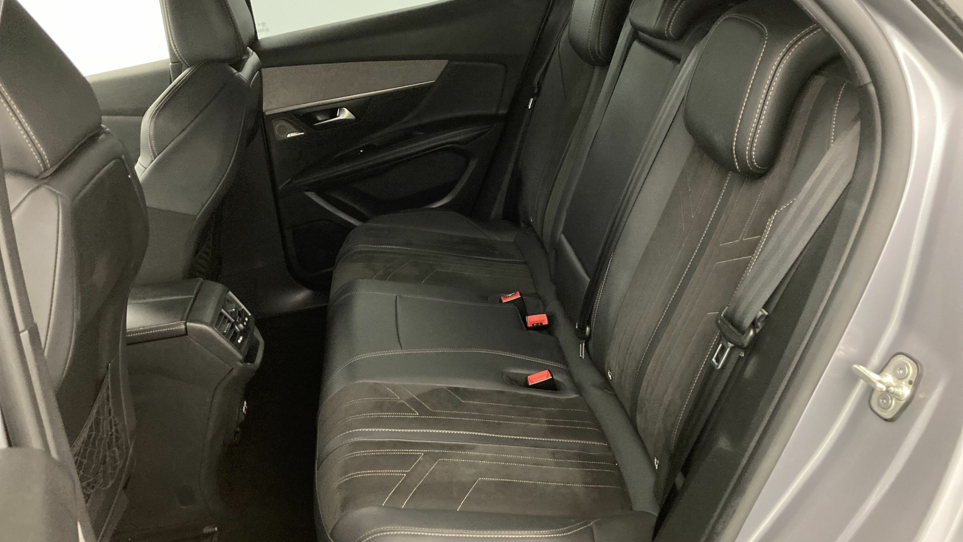 peugeot 3008 gt pack 1.6 HYBRID 300 EAT PHEV 2022 gris artense / negro 20