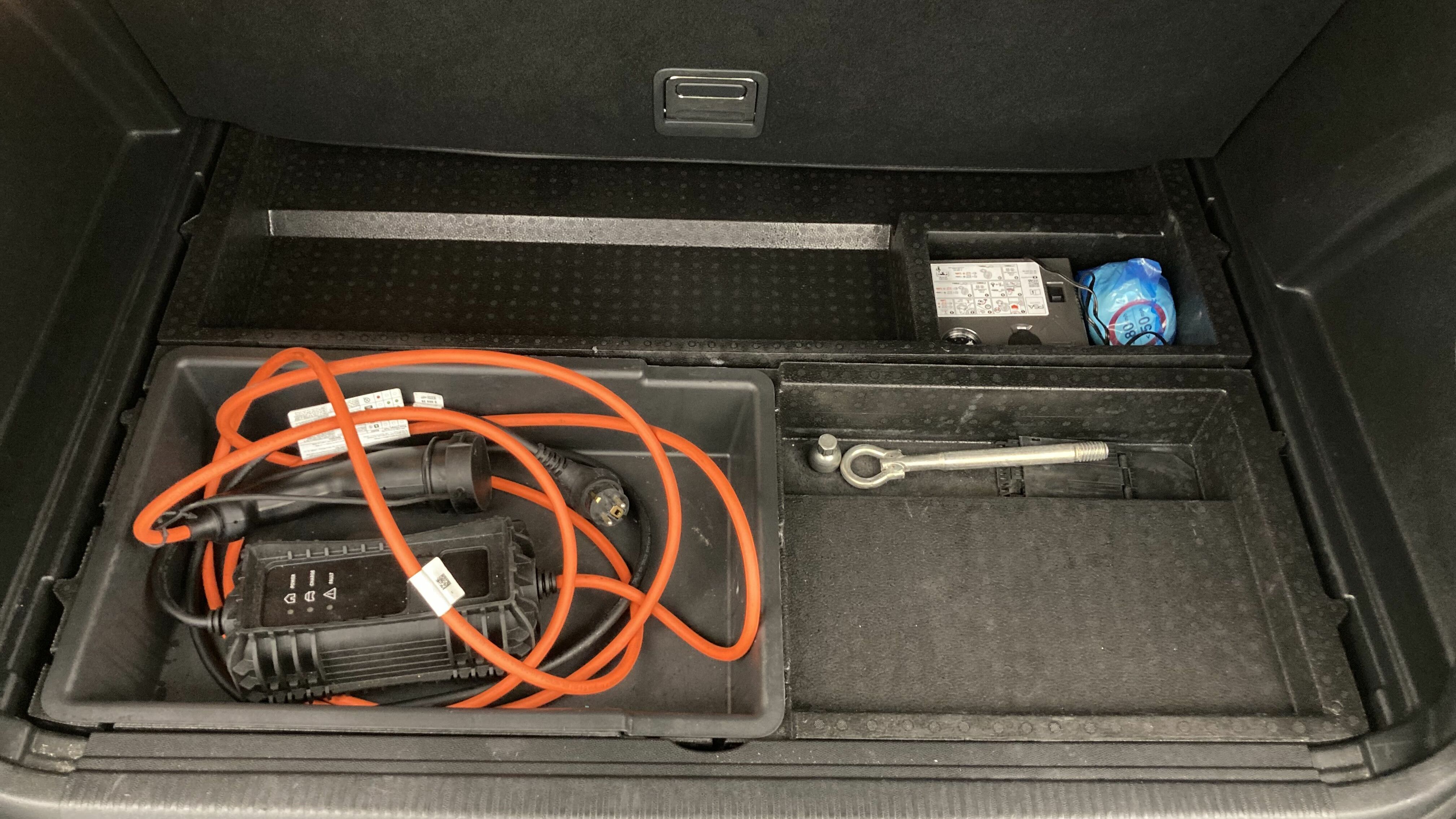 peugeot 3008 gt pack 1.6 HYBRID 300 EAT PHEV 2022 gris artense / negro 22