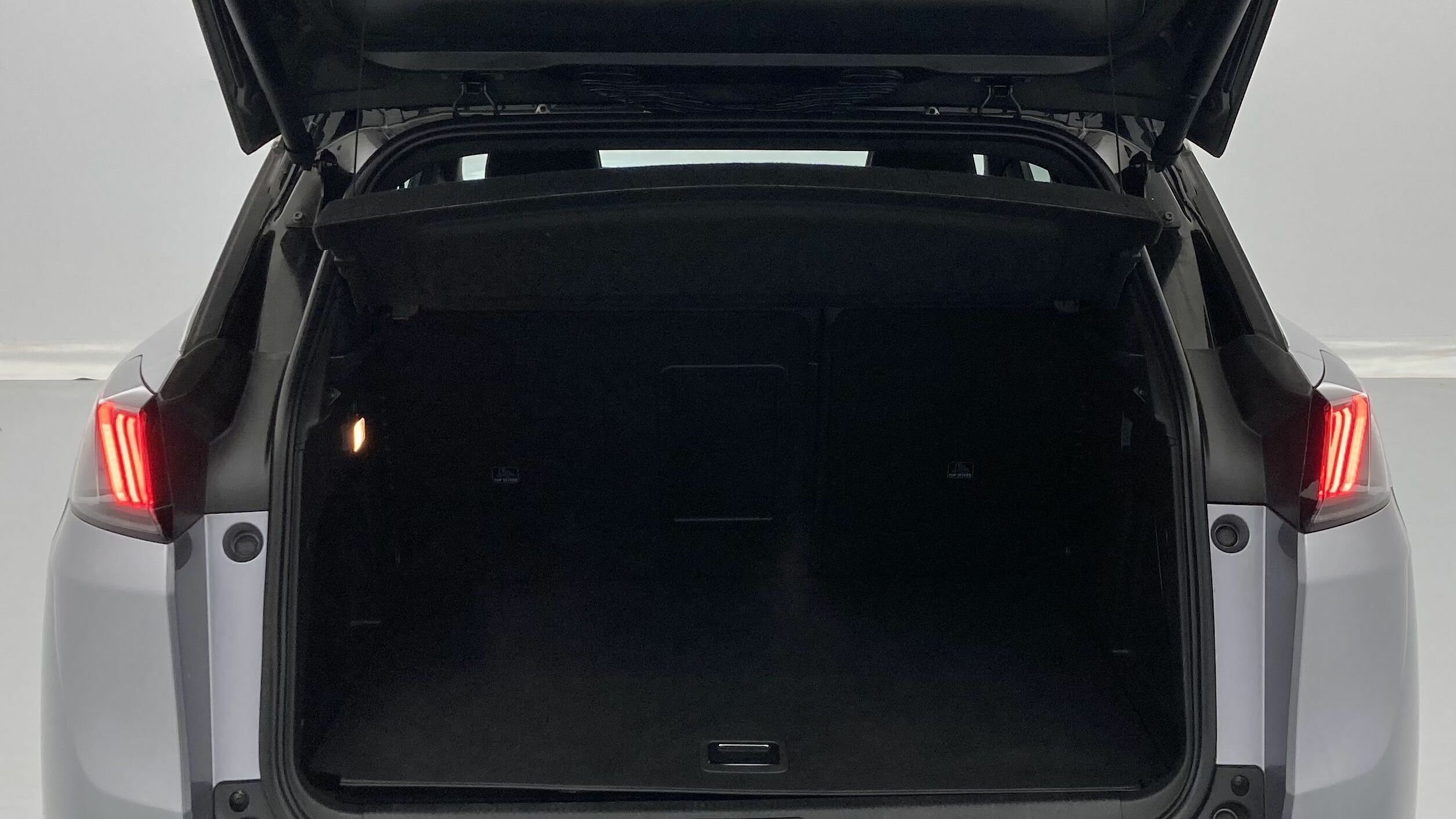 peugeot 3008 gt pack 1.6 HYBRID 300 EAT PHEV 2022 gris artense / negro 23