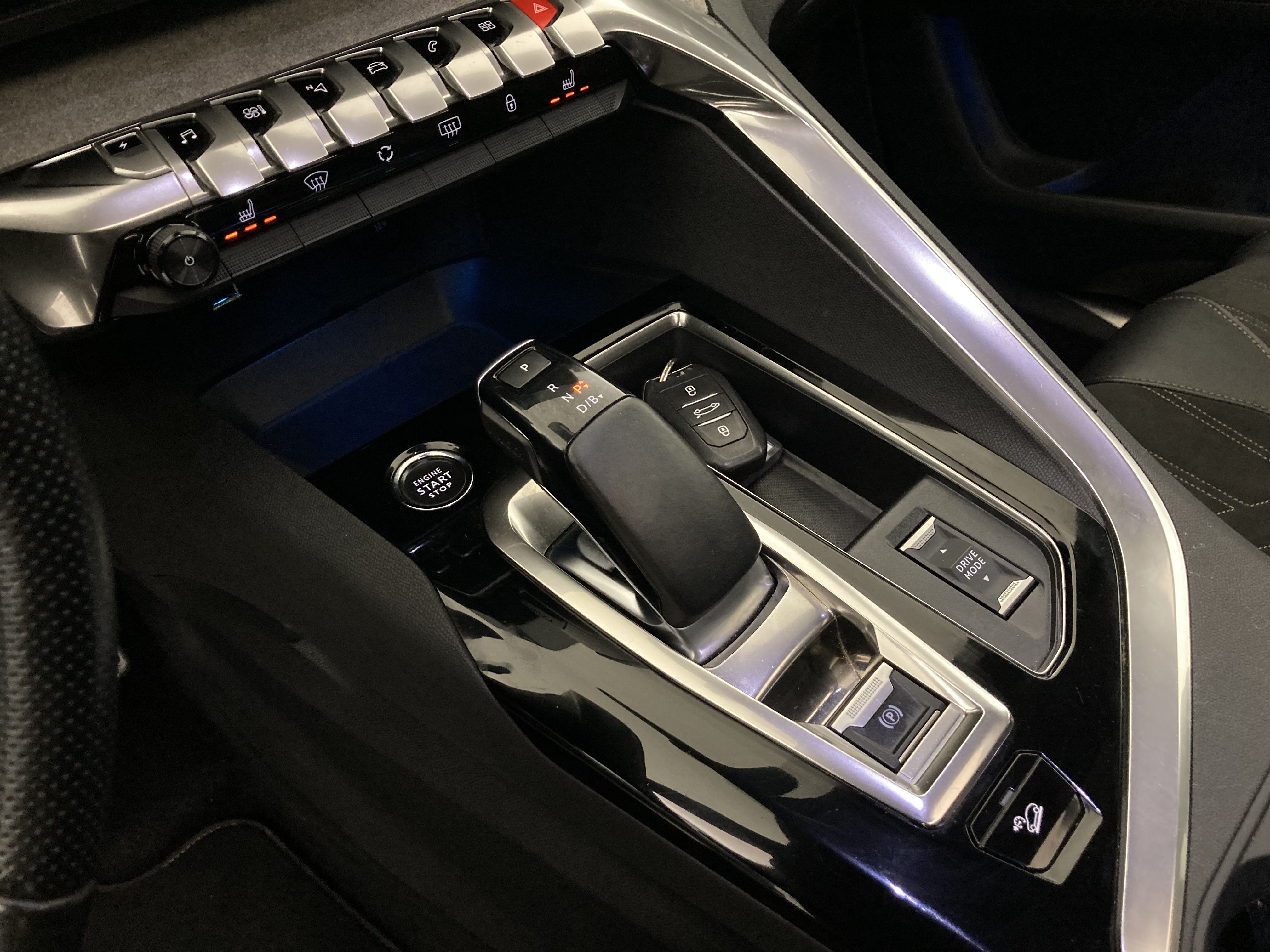 peugeot 3008 gt pack 1.6 HYBRID 300 EAT PHEV 2022 gris artense / negro 12