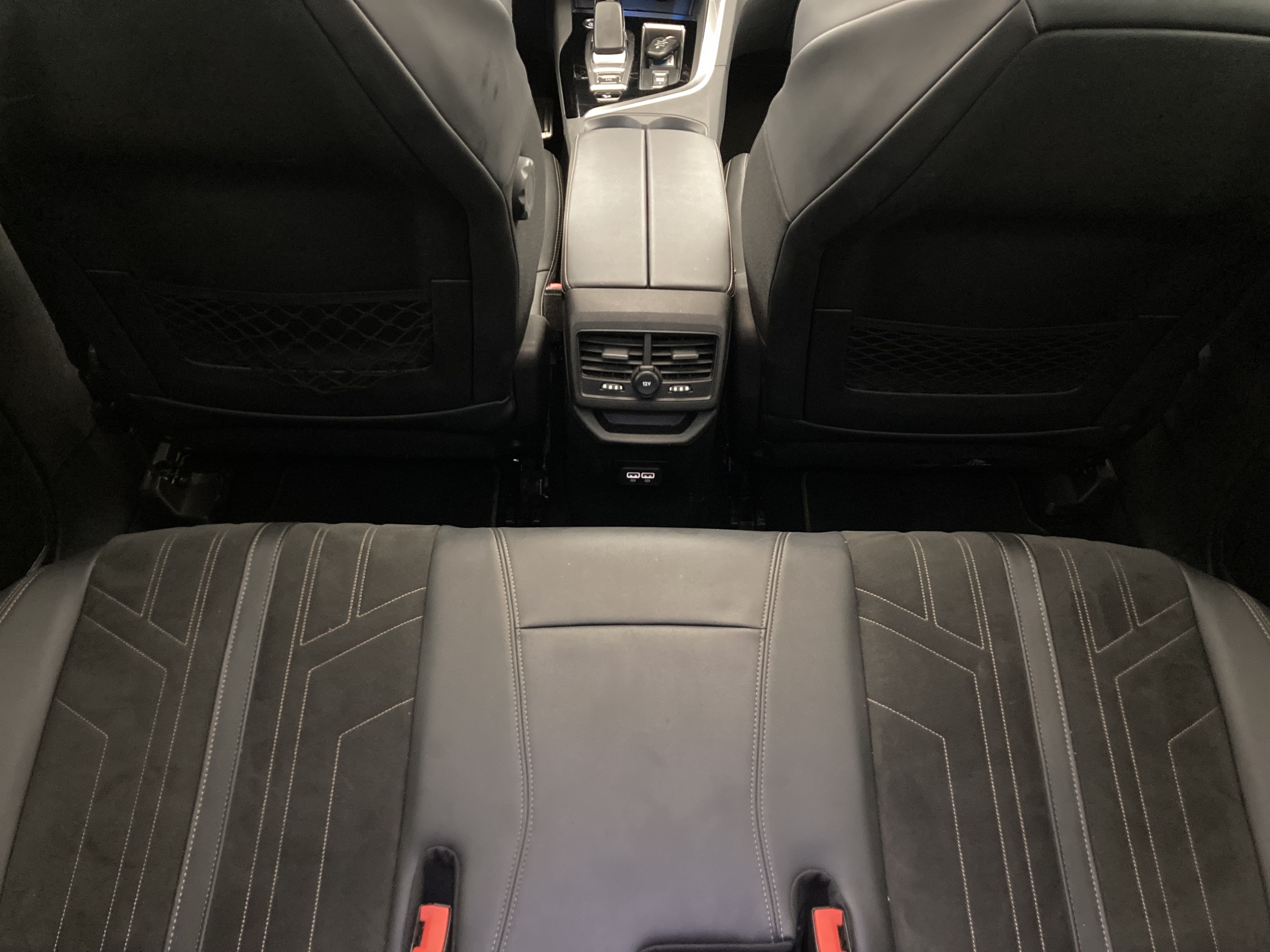 peugeot 3008 gt pack 1.6 HYBRID 300 EAT PHEV 2022 gris artense / negro 16