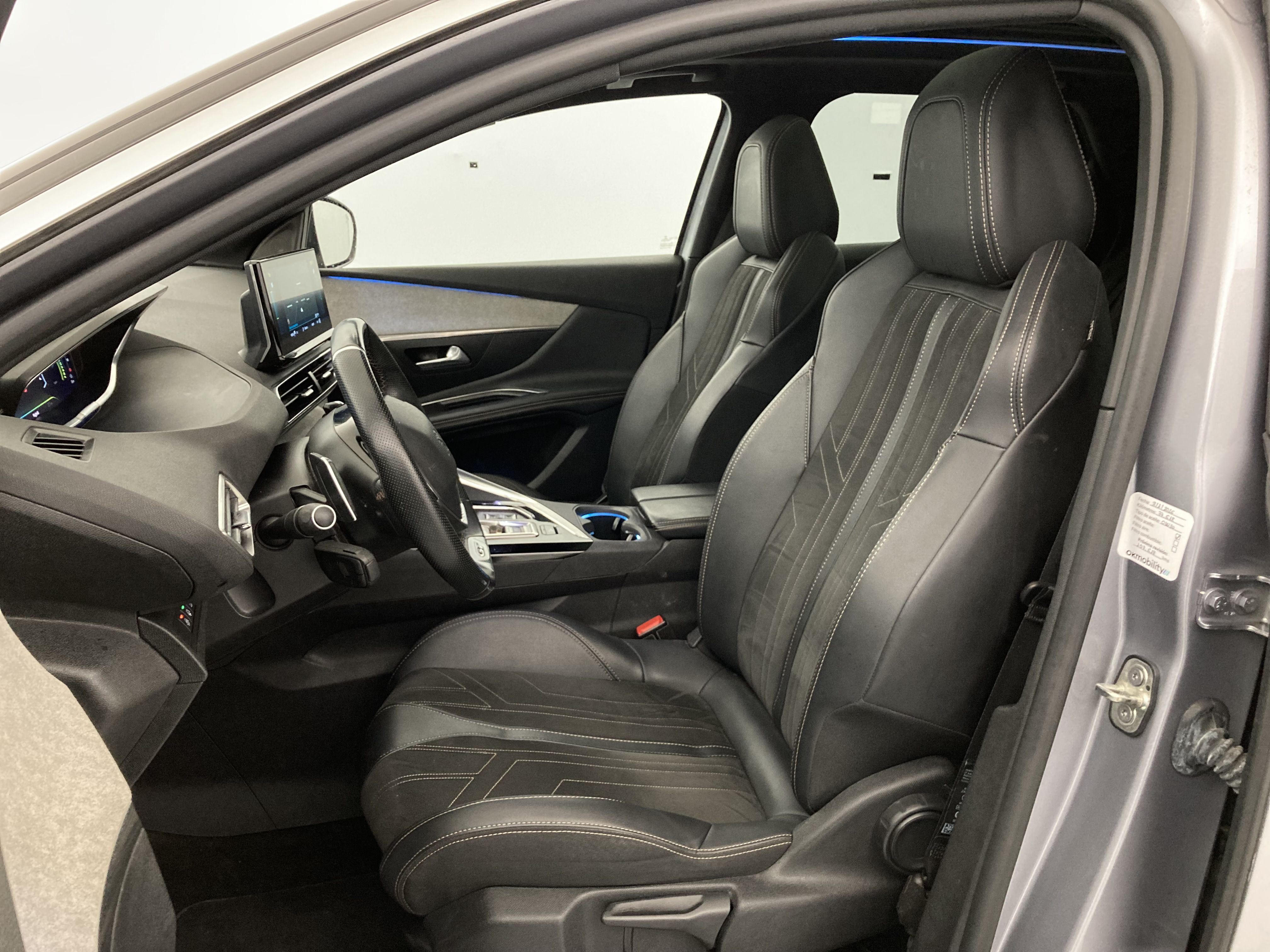 peugeot 3008 gt pack 1.6 HYBRID 300 EAT PHEV 2022 gris artense / negro 17