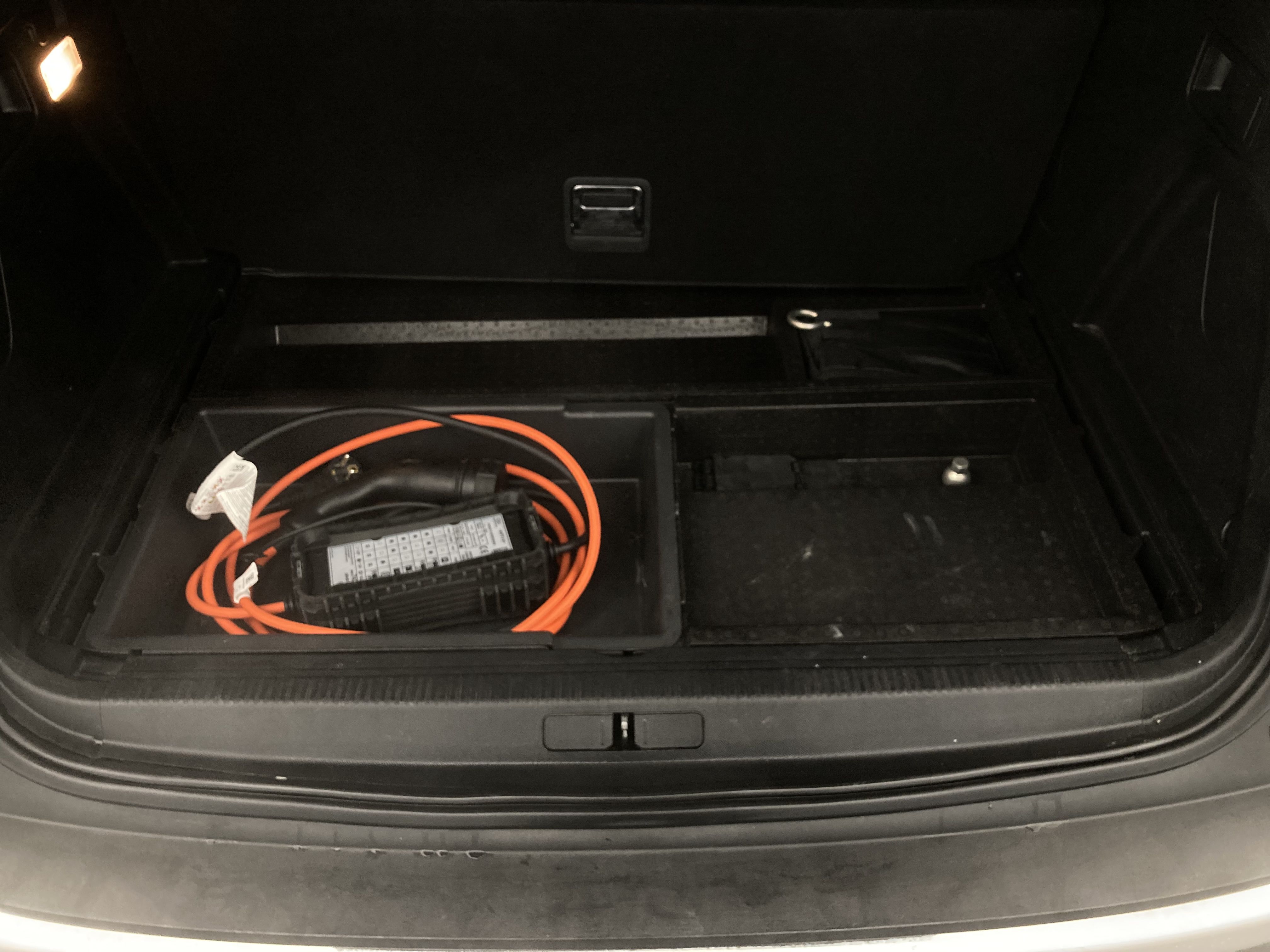 peugeot 3008 gt pack 1.6 HYBRID 300 EAT PHEV 2022 gris artense / negro 24