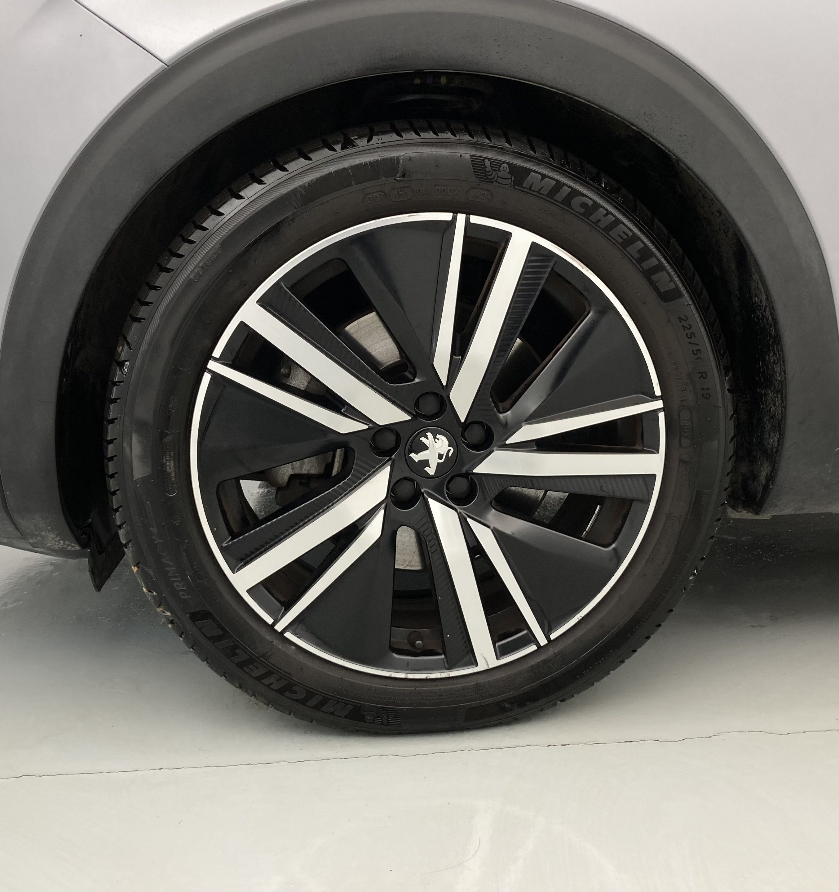 peugeot 3008 gt pack 1.6 HYBRID 300 EAT PHEV 2022 gris artense / negro 29