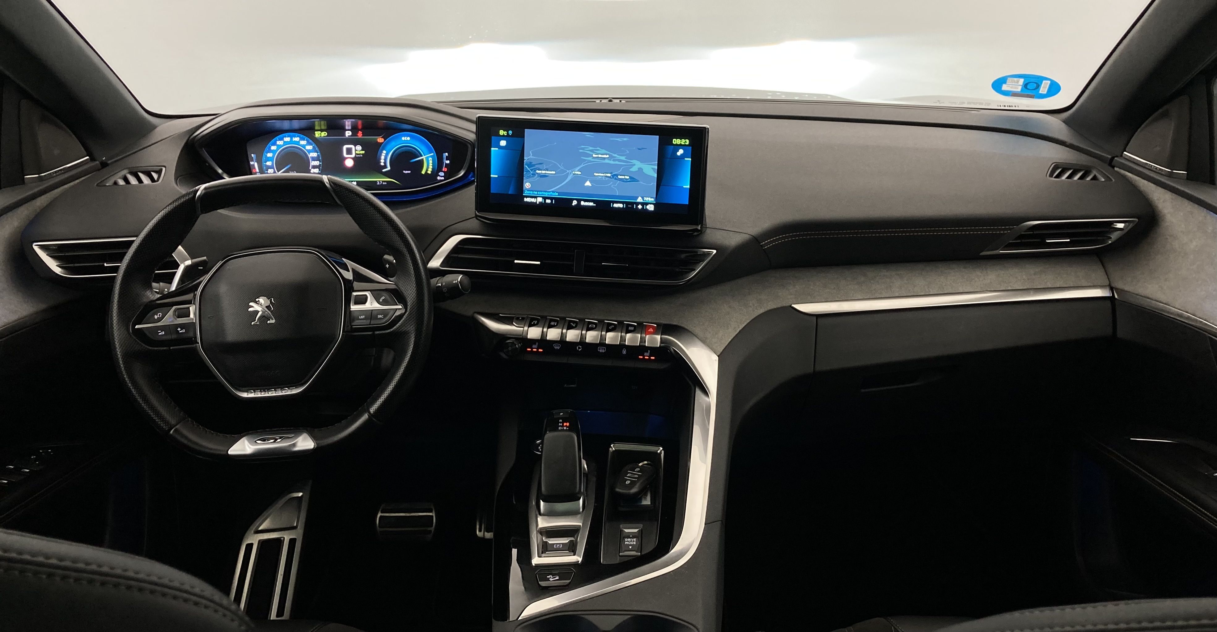 peugeot 3008 gt pack 1.6 HYBRID 300 EAT PHEV 2022 gris artense / negro 30
