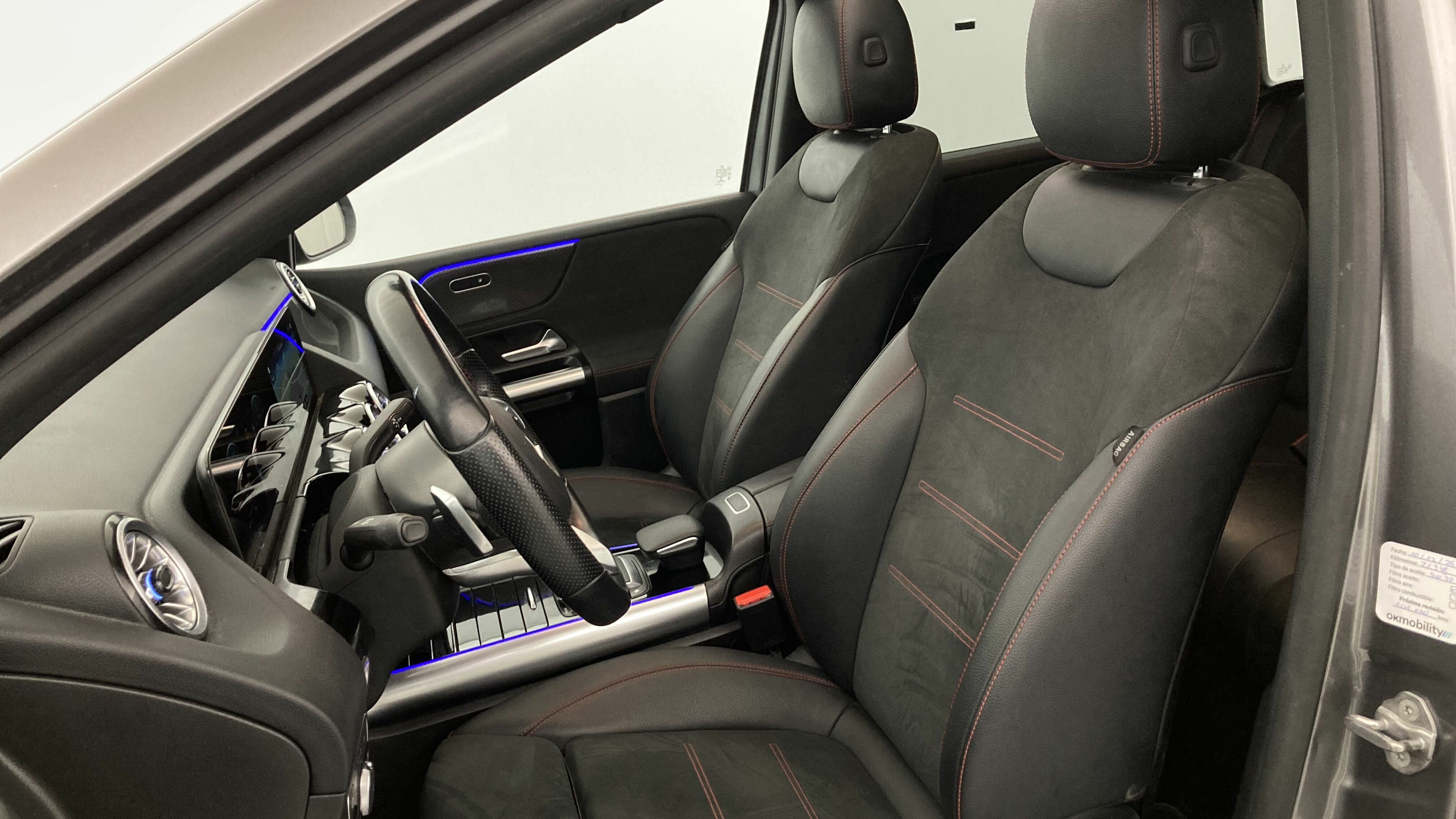 mercedes benz clase b amg line 200D 150 DCT 2022 gris montana 14