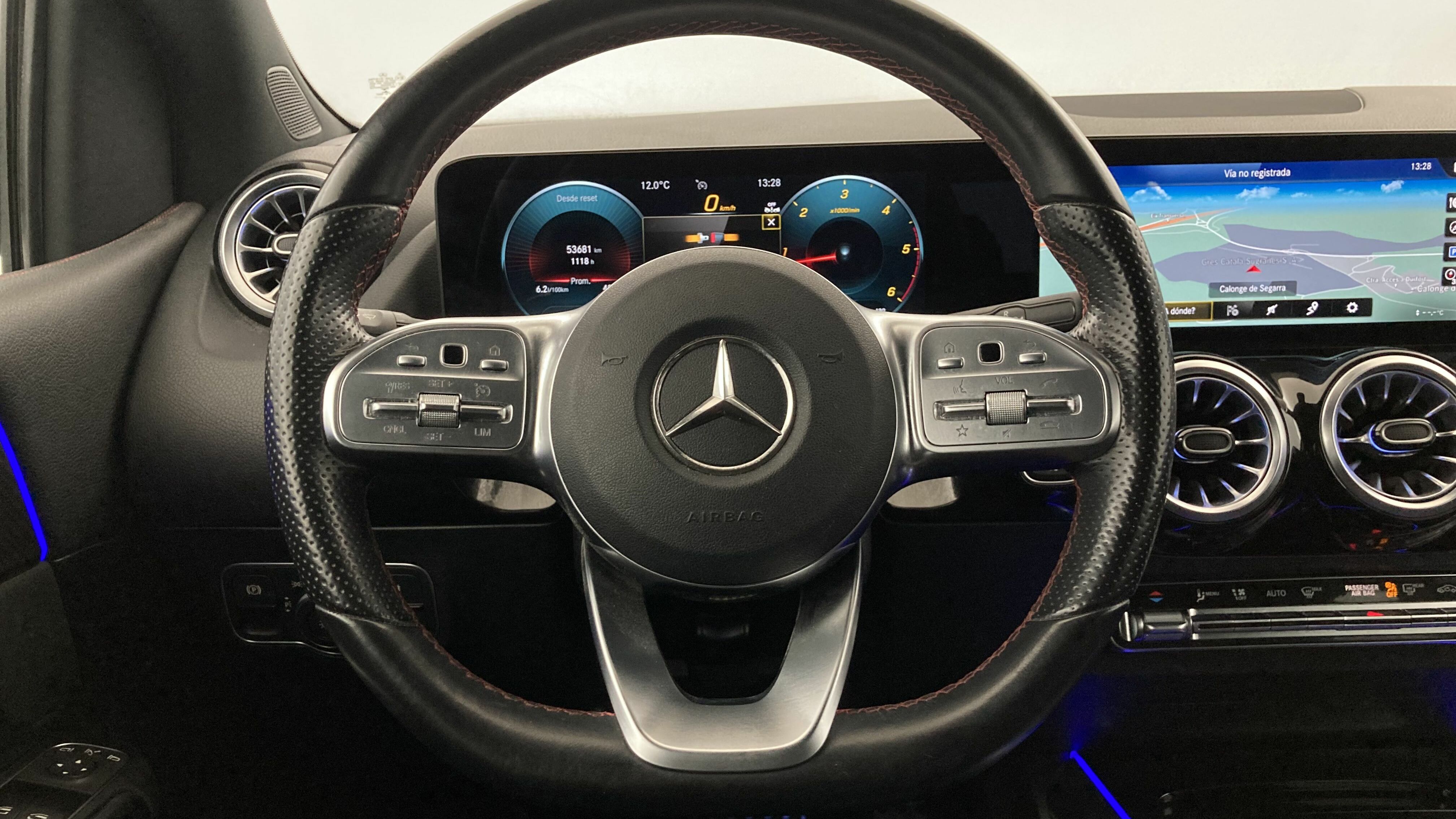 mercedes benz clase b amg line 200D 150 DCT 2022 gris montana 17