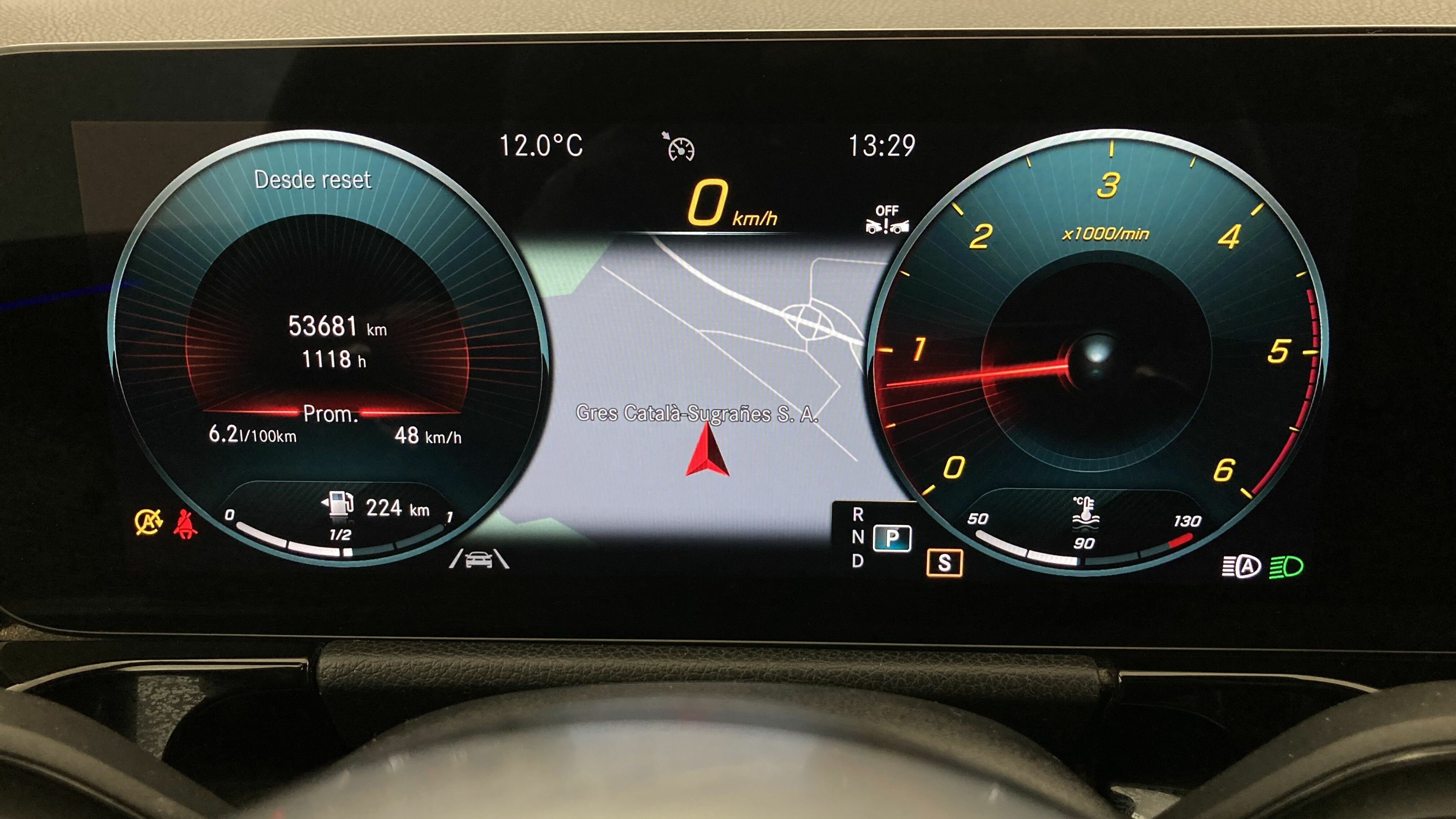 mercedes benz clase b amg line 200D 150 DCT 2022 gris montana 18