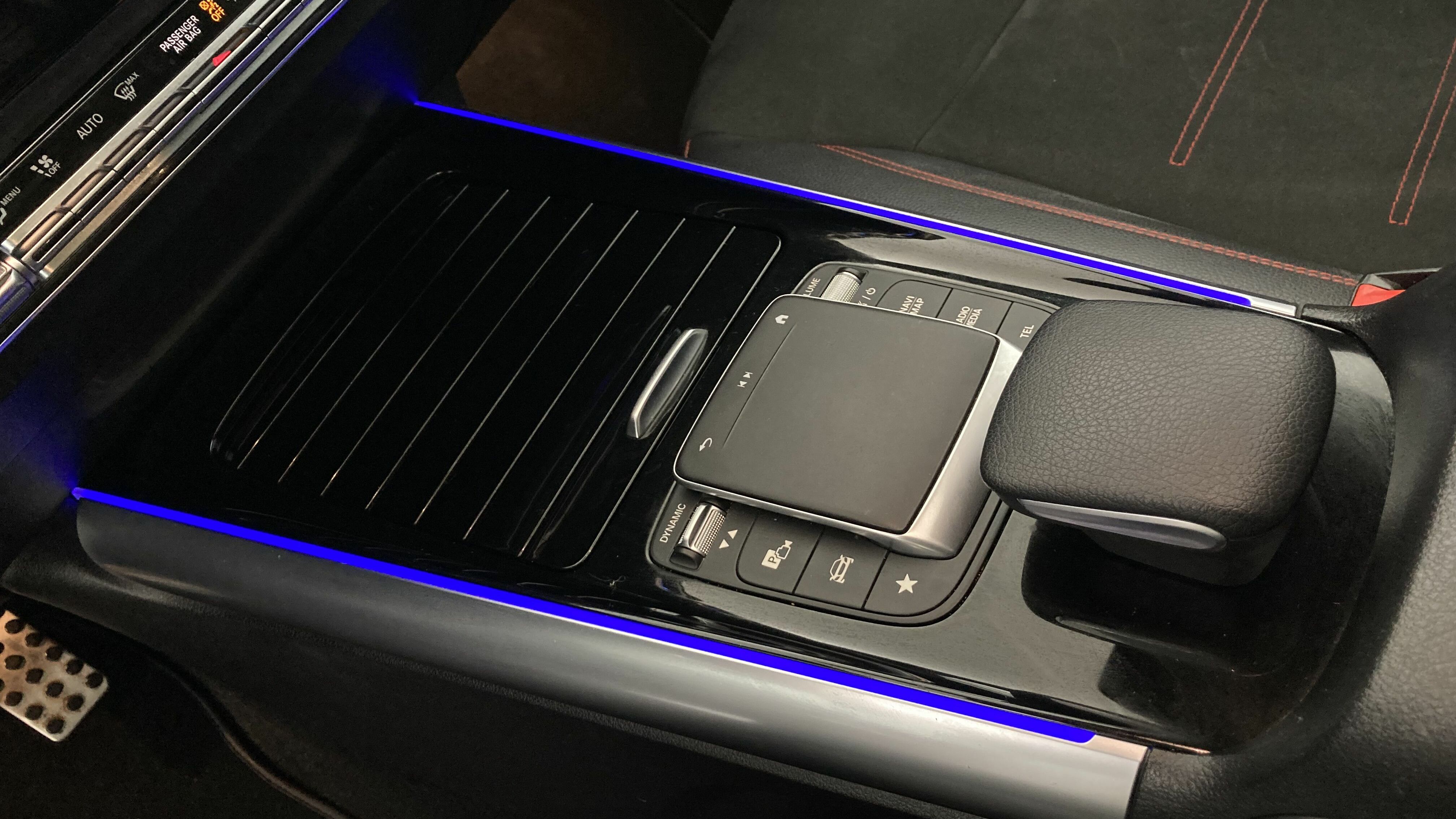 mercedes benz clase b amg line 200D 150 DCT 2022 gris montana 20