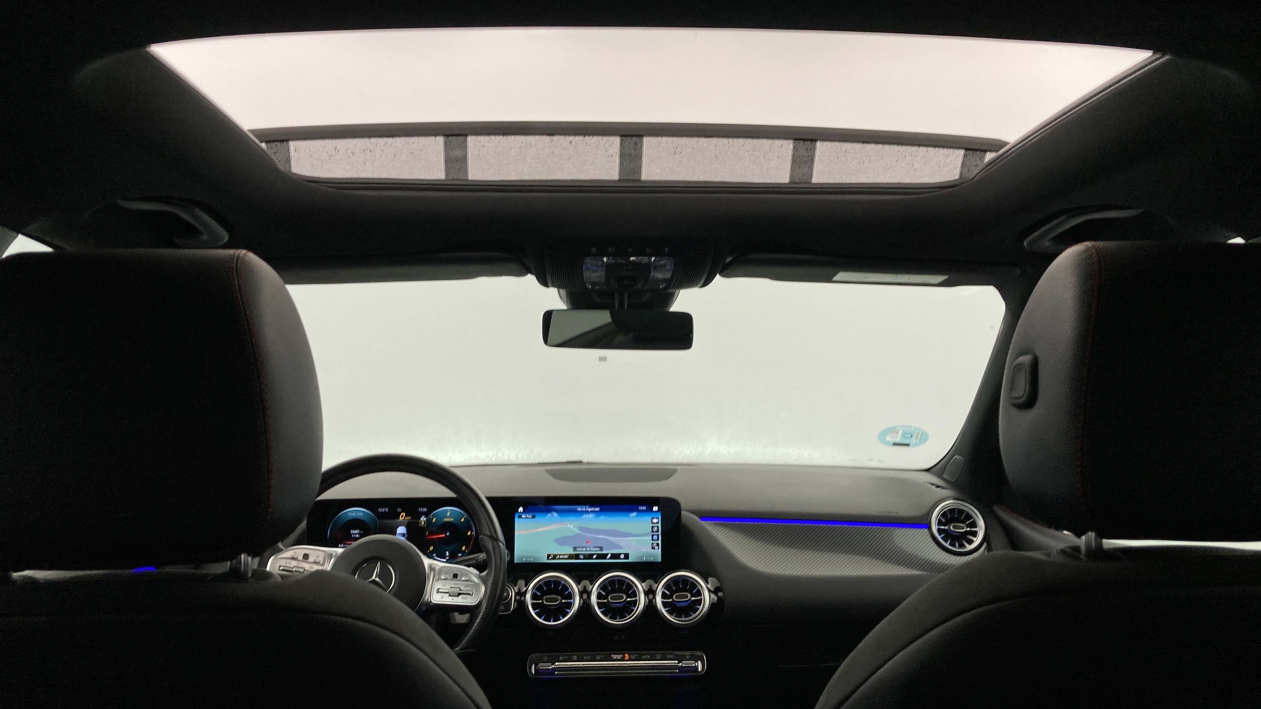 mercedes benz clase b amg line 200D 150 DCT 2022 gris montana 23