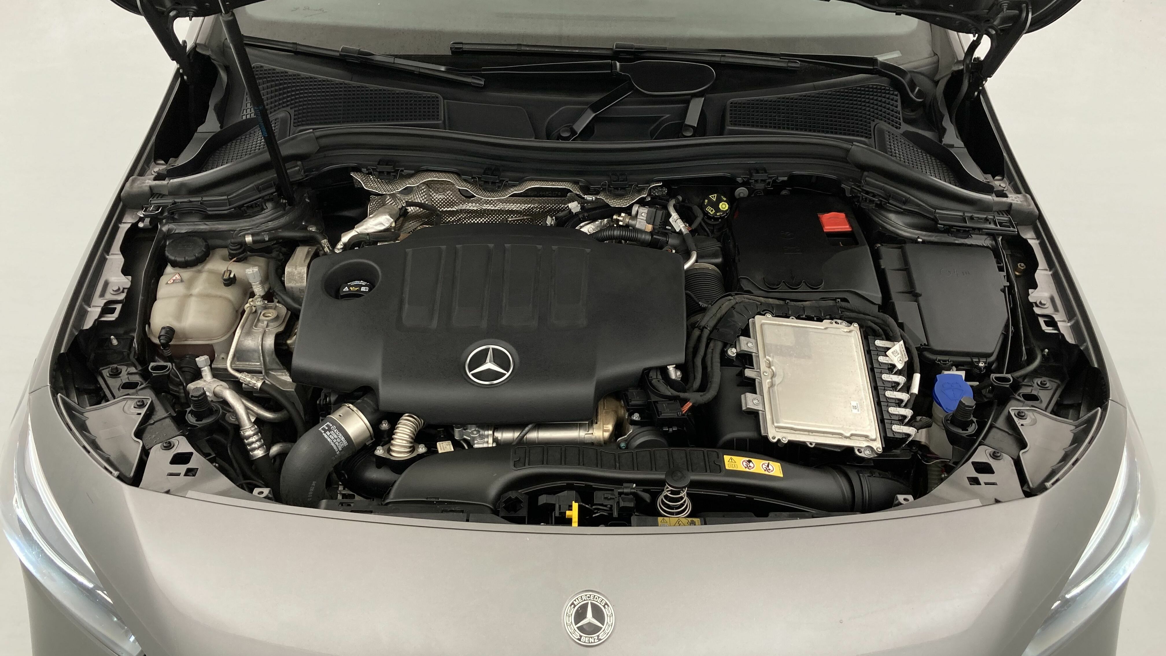 mercedes benz clase b amg line 200D 150 DCT 2022 gris montana 25