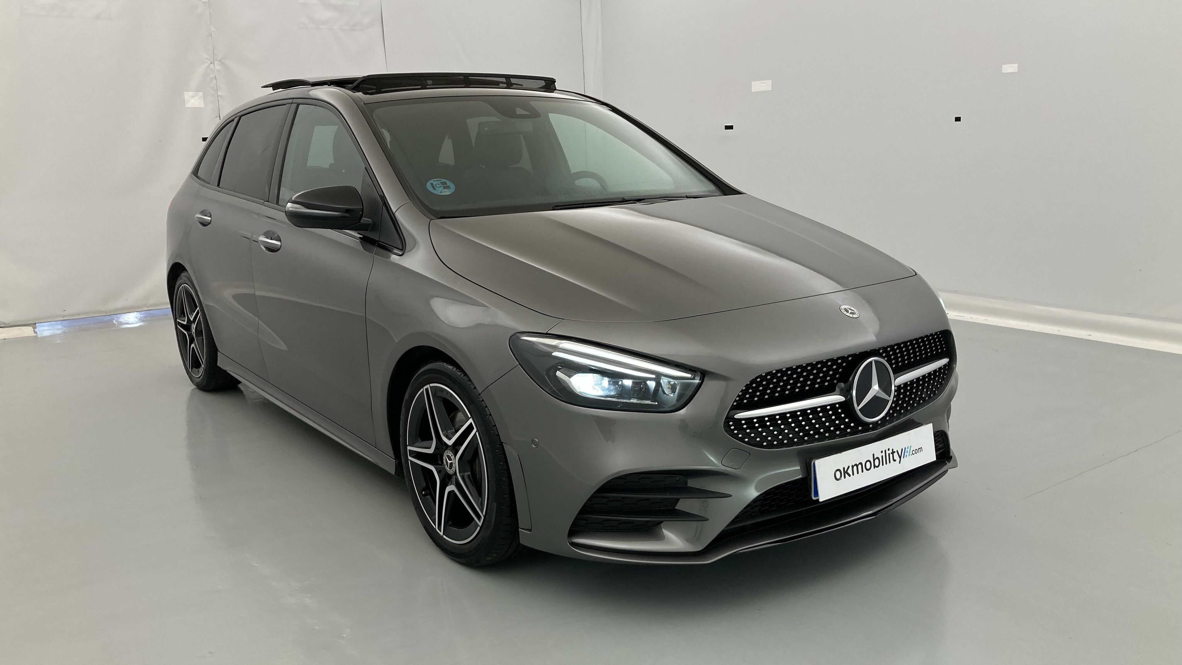 mercedes benz clase b amg line 200D 150 DCT 2022 gris montana 33