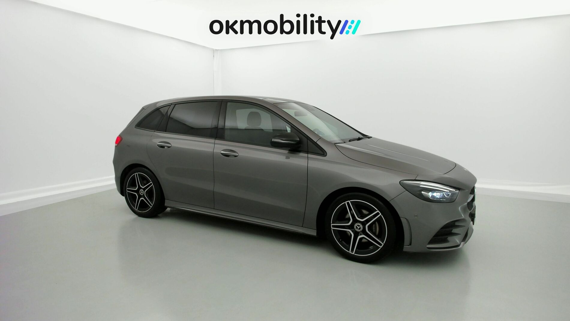 mercedes benz clase b amg line 200D 150 DCT 2022 gris montana 2