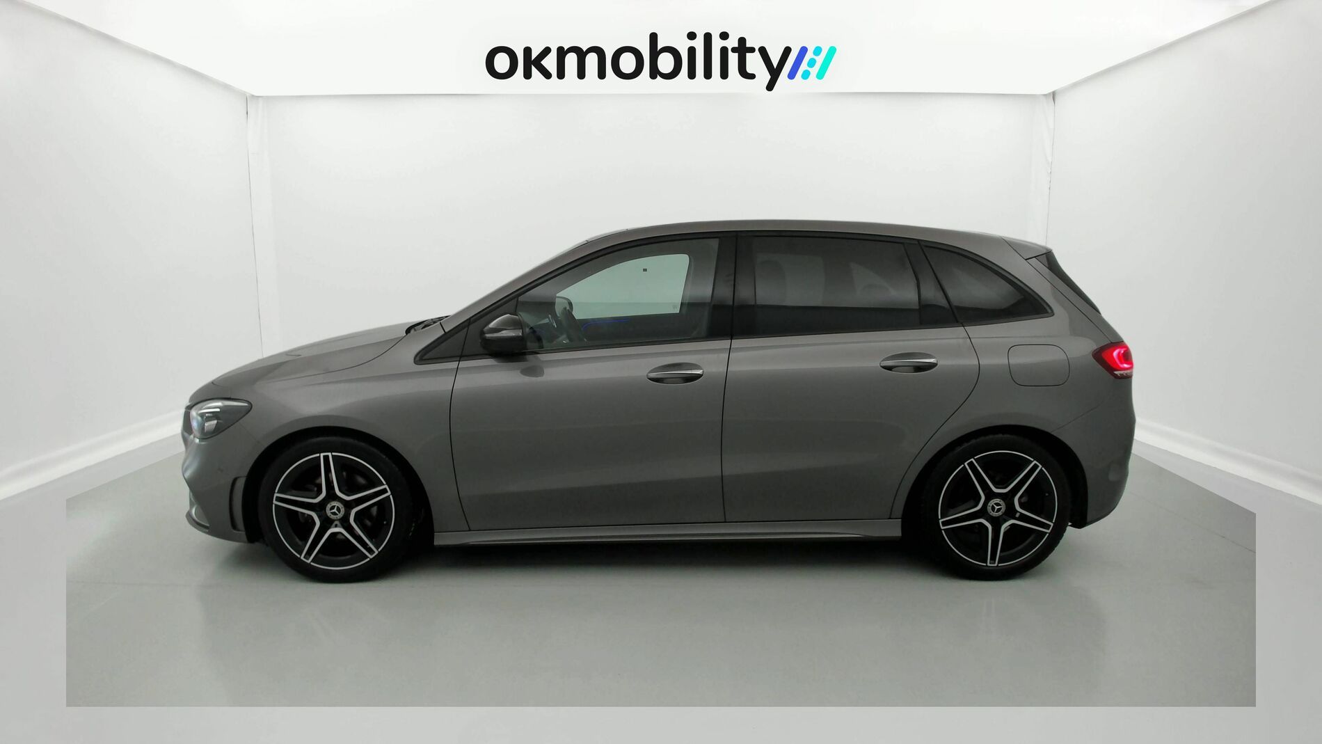 mercedes benz clase b amg line 200D 150 DCT 2022 gris montana 7