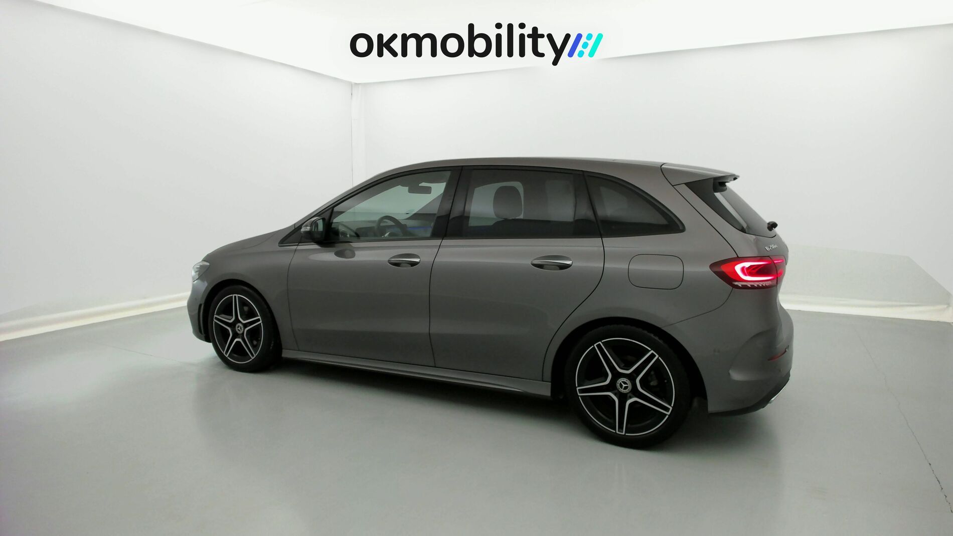 mercedes benz clase b amg line 200D 150 DCT 2022 gris montana 8