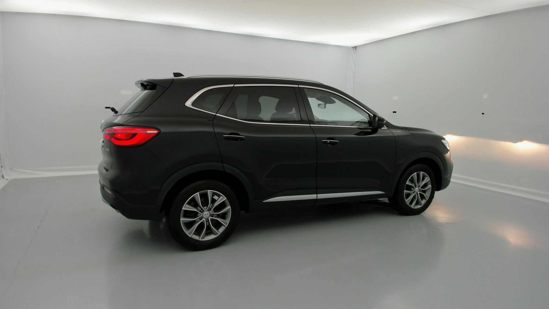 mg hs comfort 1.5 T-GDI 162 2023 pebble black - pbc 12