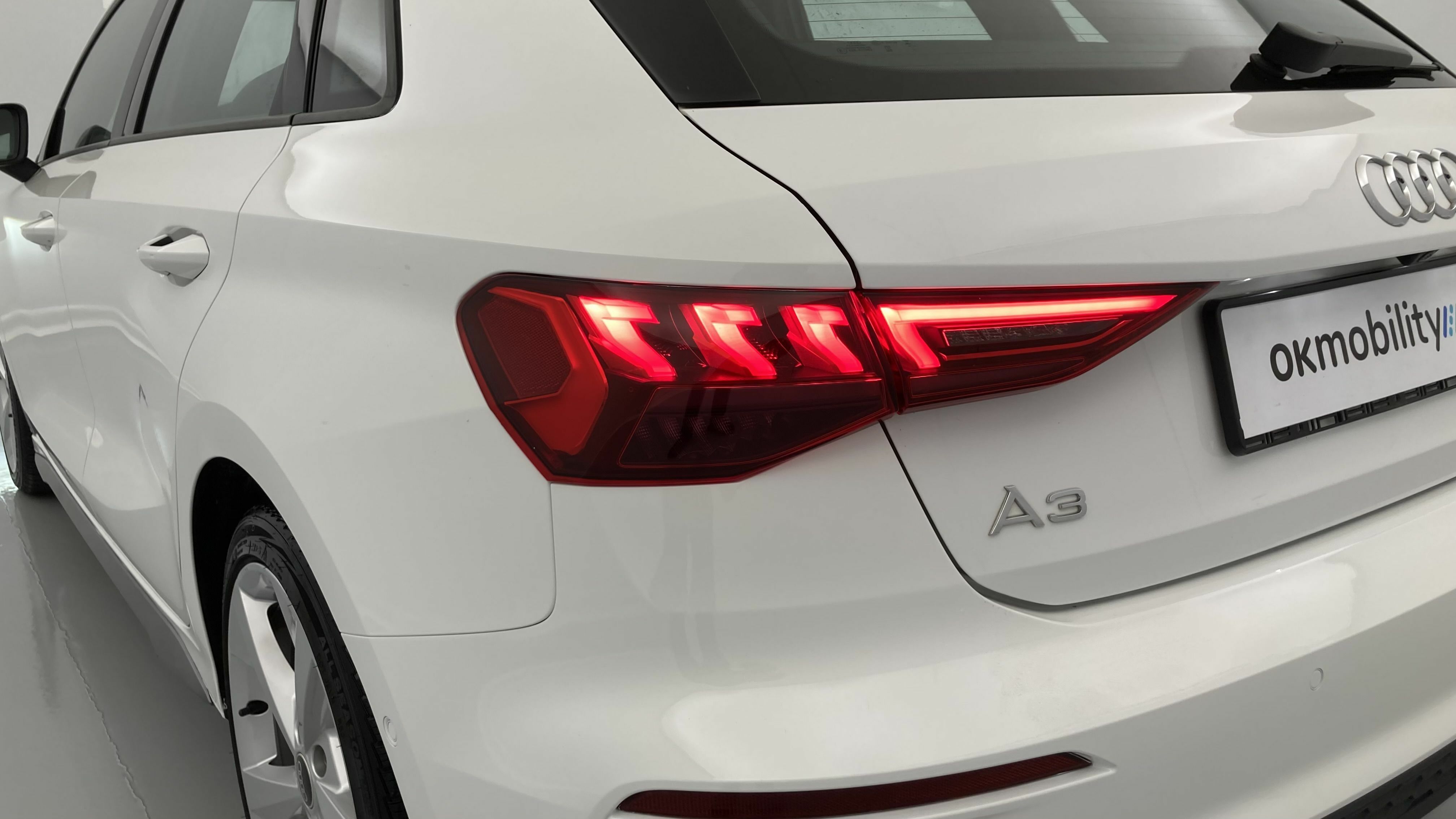 audi a3 sportback s line 35 TFSI 150 STRONIC 2023 ibis weiss 30