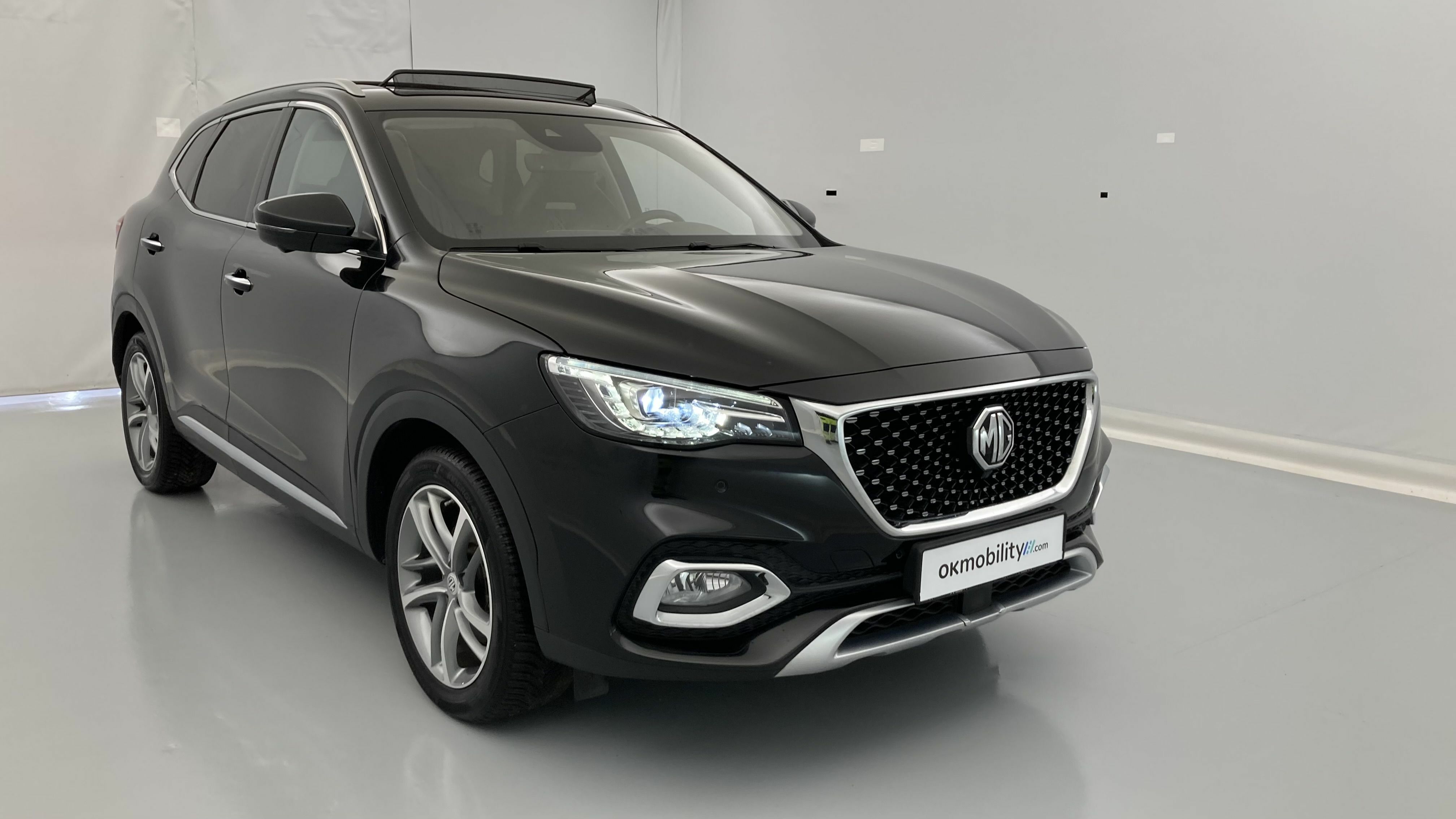 mg hs luxury 1.5 T-GDI 162 2023 pebble black - pbc 22