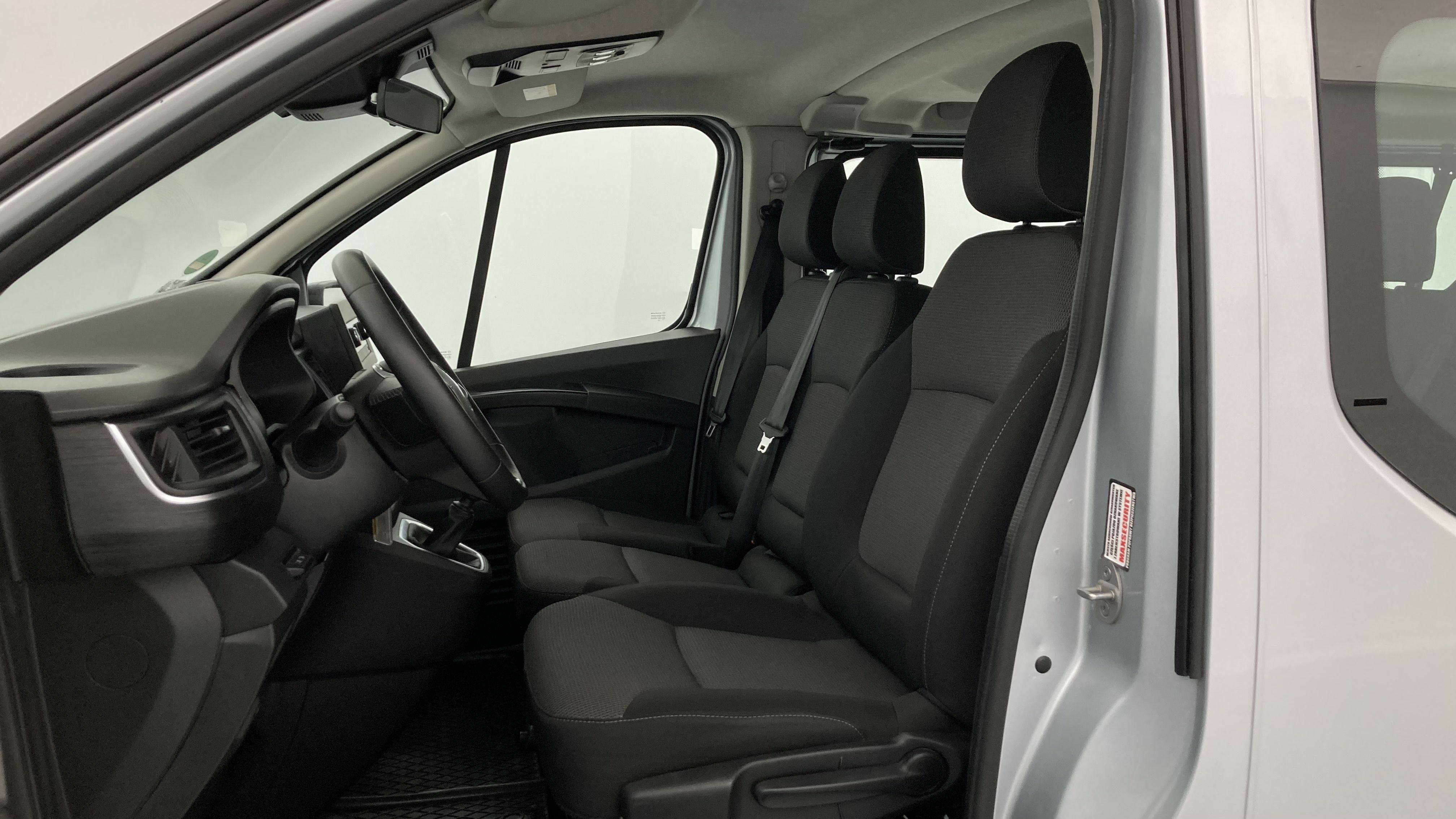 renault trafic combi largo 2.0 BLUEDCI 150 2022 gris 14