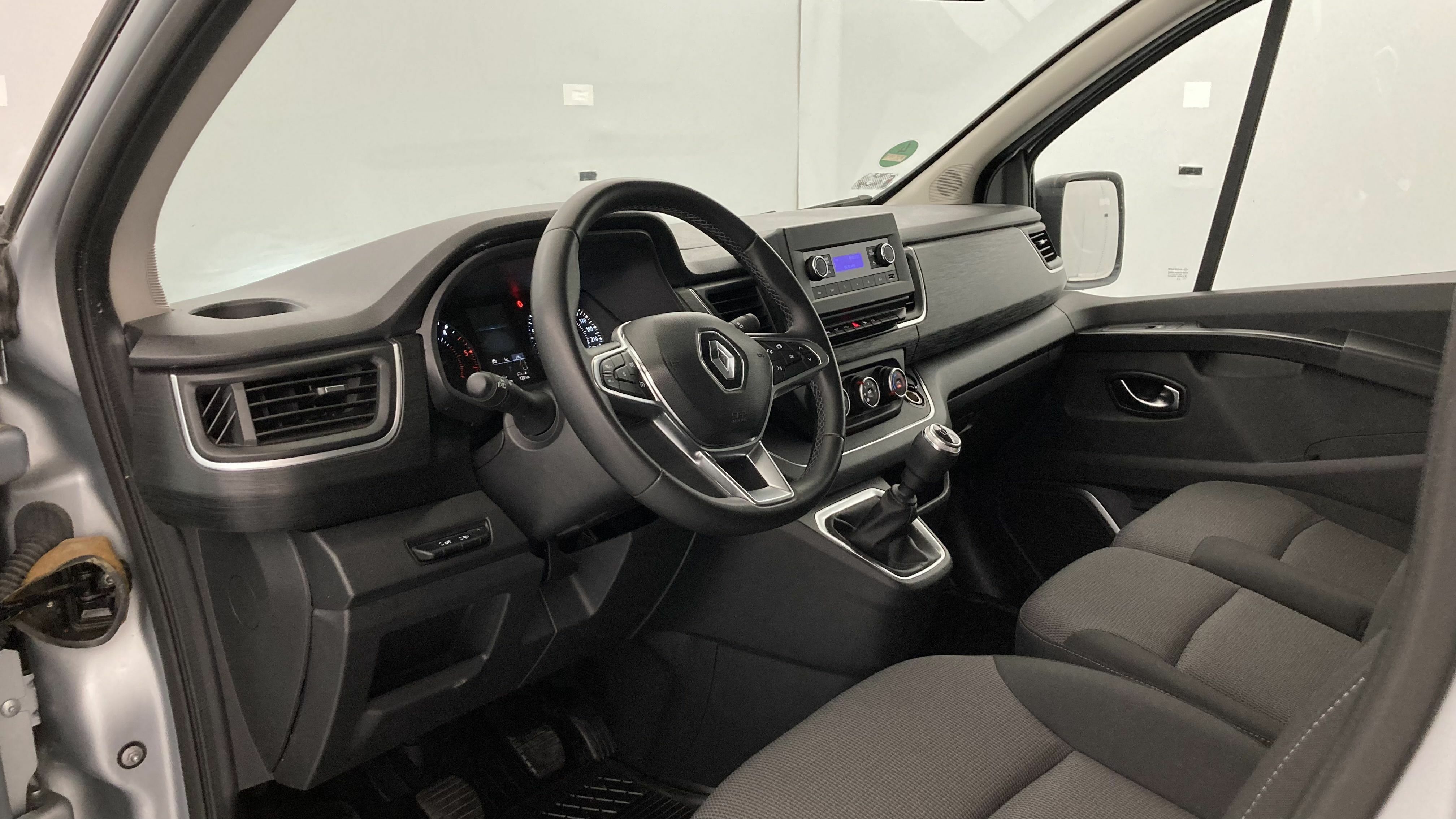 renault trafic combi largo 2.0 BLUEDCI 150 2022 gris 15