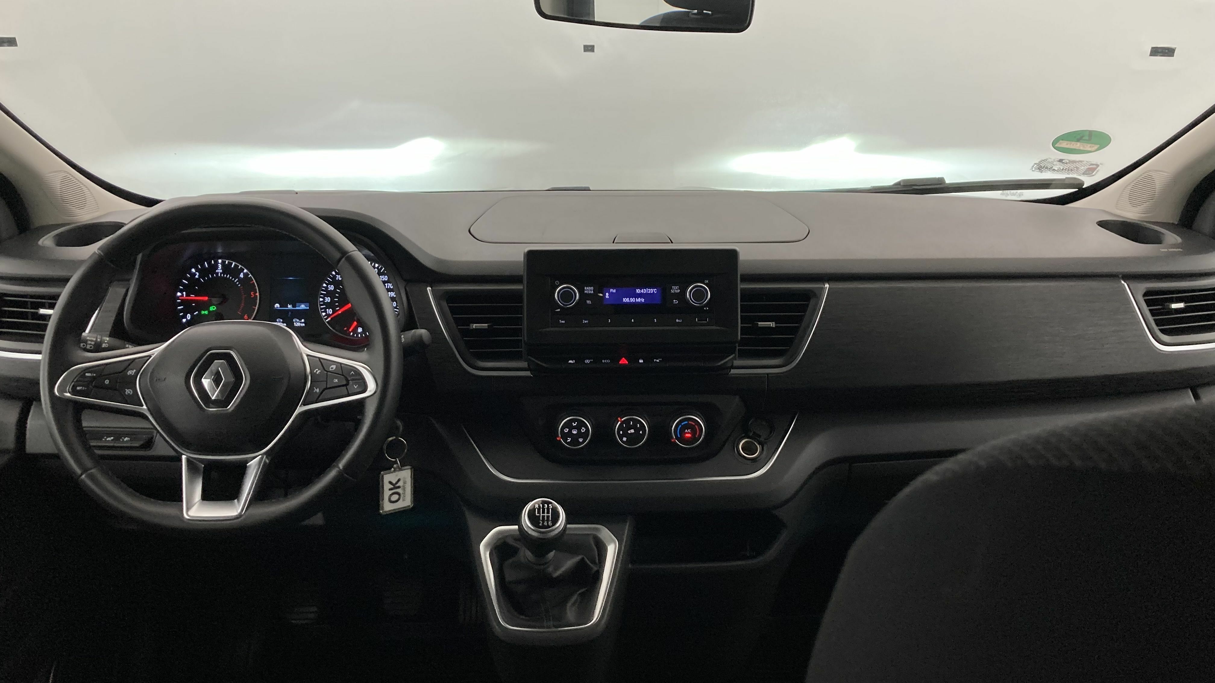 renault trafic combi largo 2.0 BLUEDCI 150 2022 gris 16
