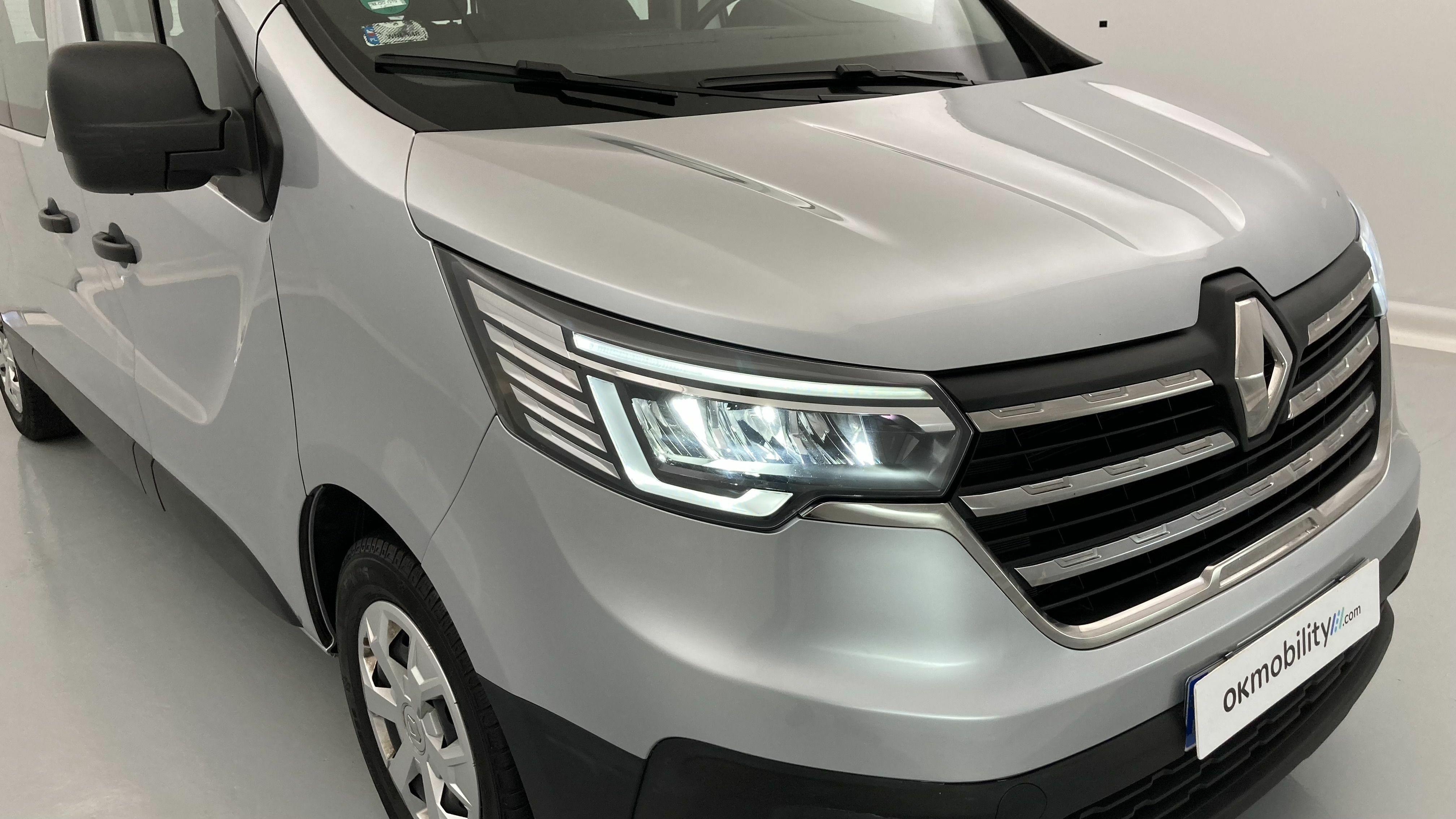 renault trafic combi largo 2.0 BLUEDCI 150 2022 gris 29