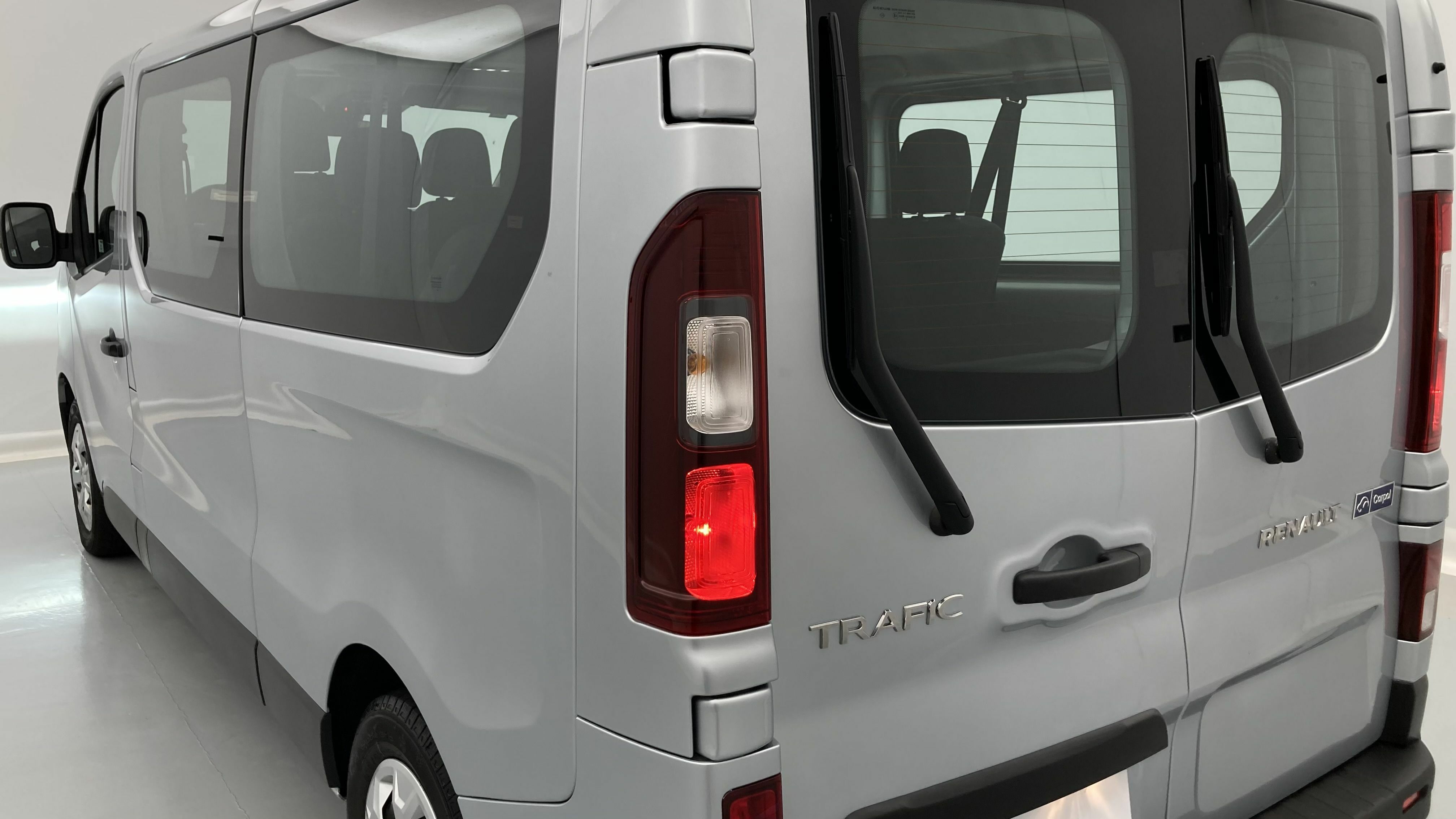 renault trafic combi largo 2.0 BLUEDCI 150 2022 gris 30
