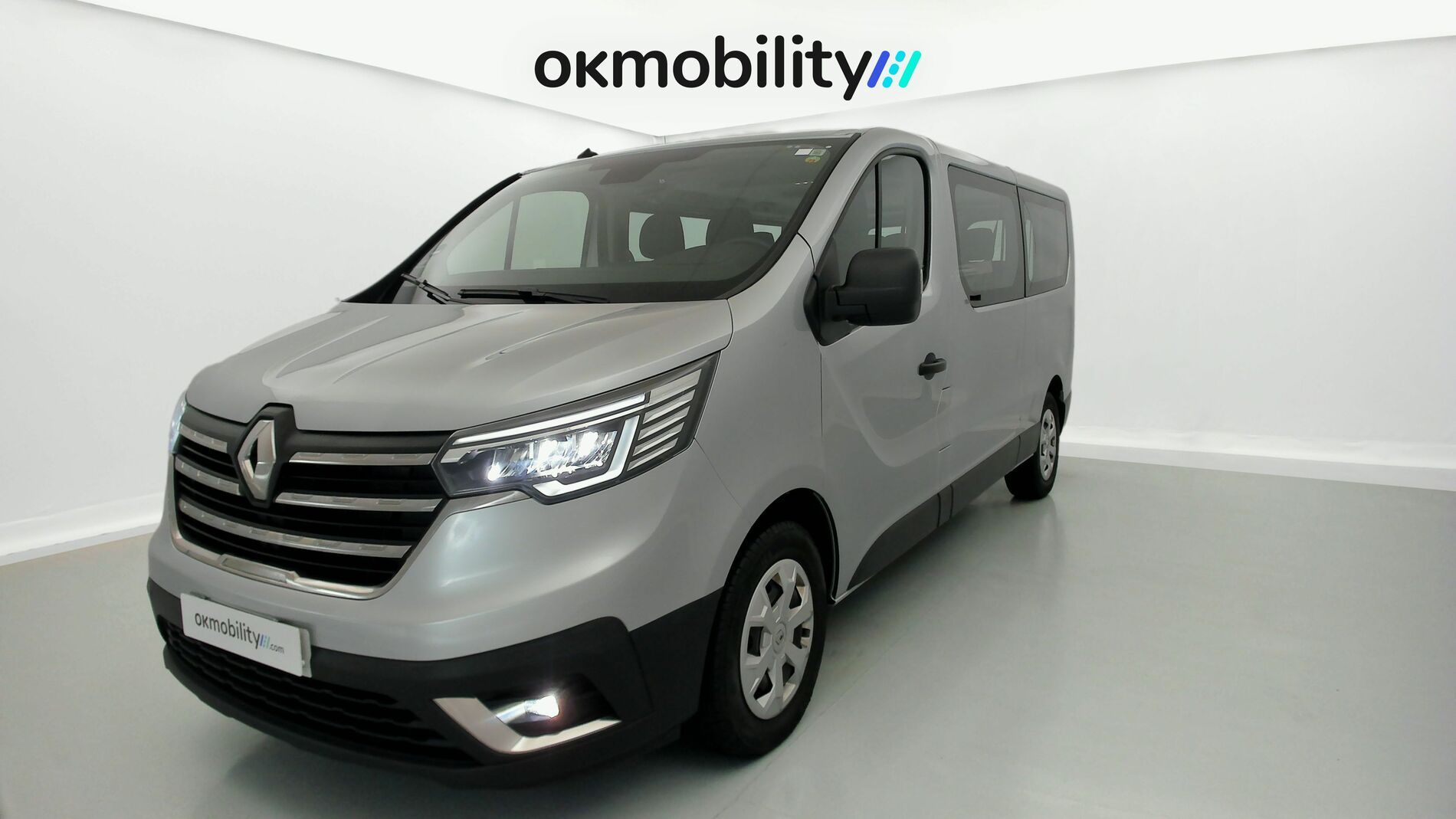 renault trafic combi largo 2.0 BLUEDCI 150 2022 gris 1