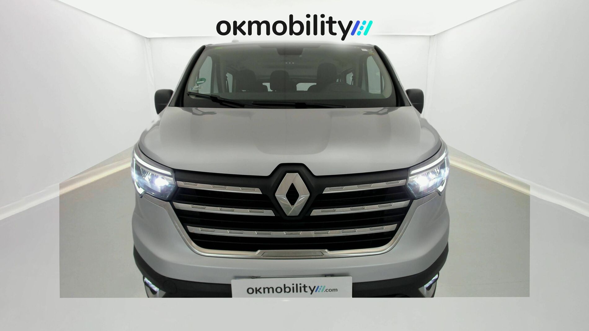 renault trafic combi largo 2.0 BLUEDCI 150 2022 gris 4