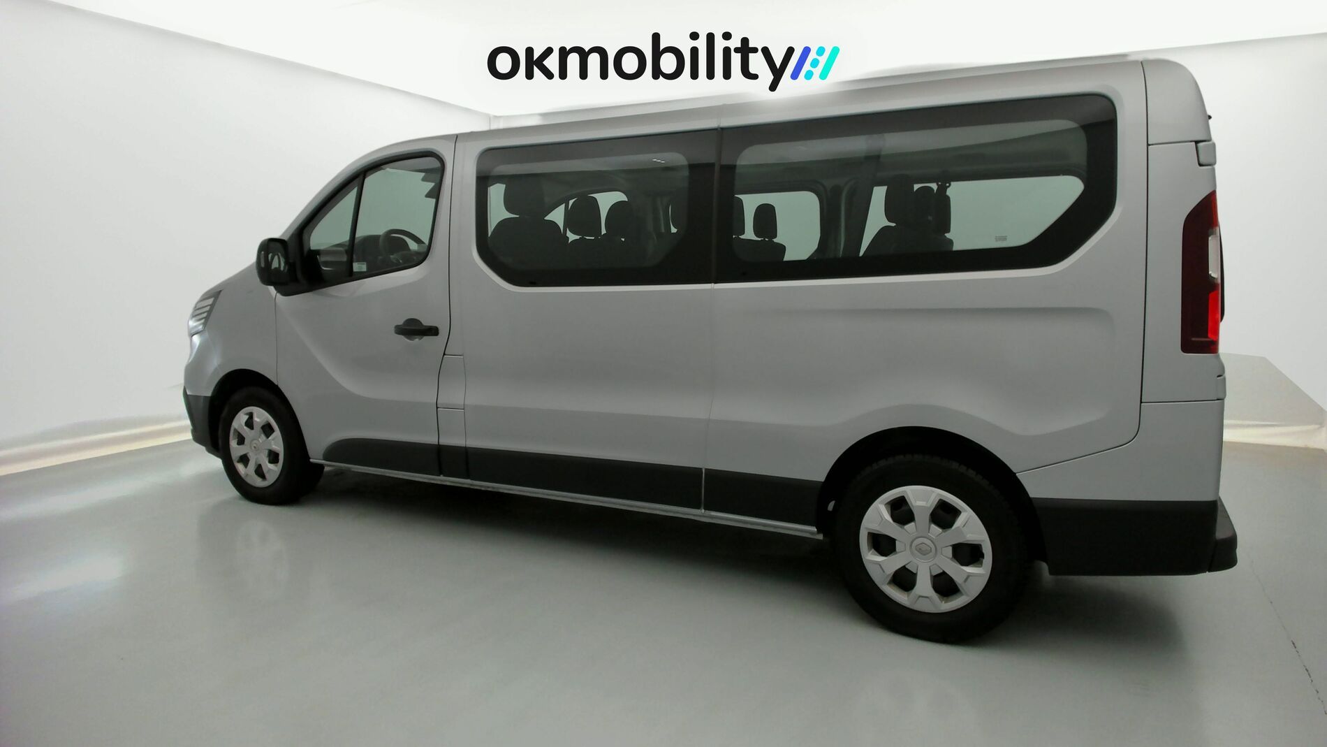 renault trafic combi largo 2.0 BLUEDCI 150 2022 gris 8
