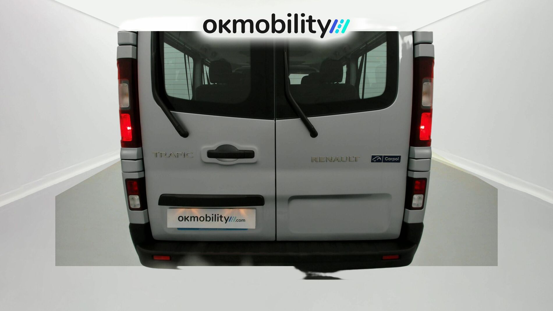 renault trafic combi largo 2.0 BLUEDCI 150 2022 gris 10