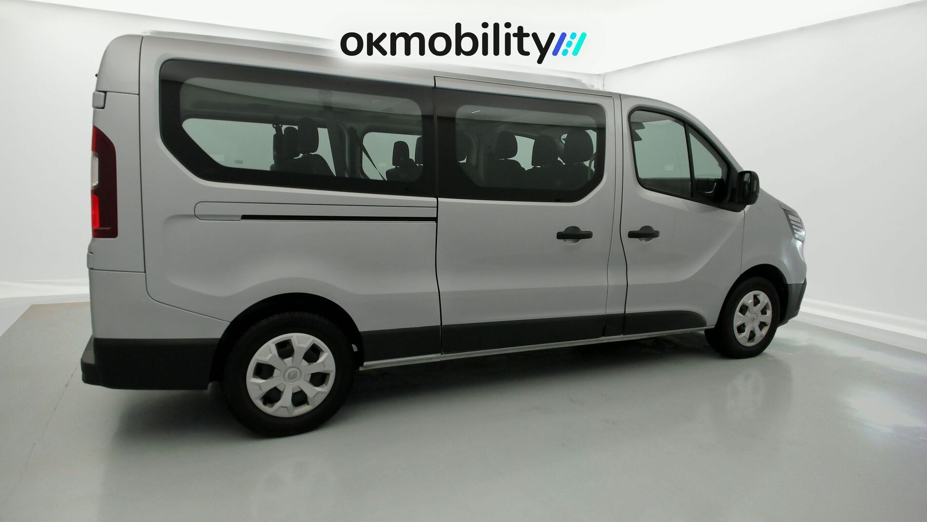 renault trafic combi largo 2.0 BLUEDCI 150 2022 gris 12